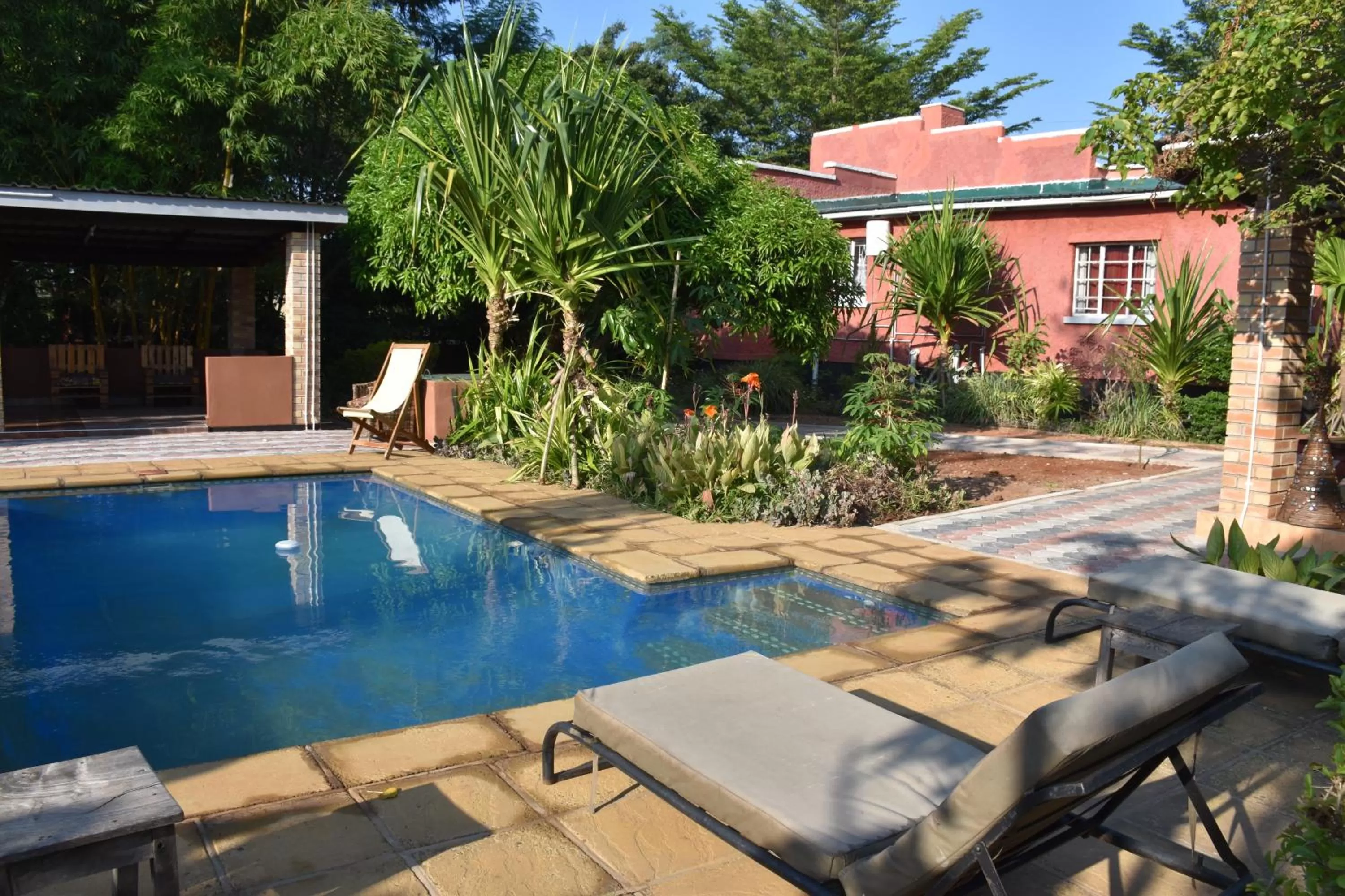 Property building in Tabonina Bis