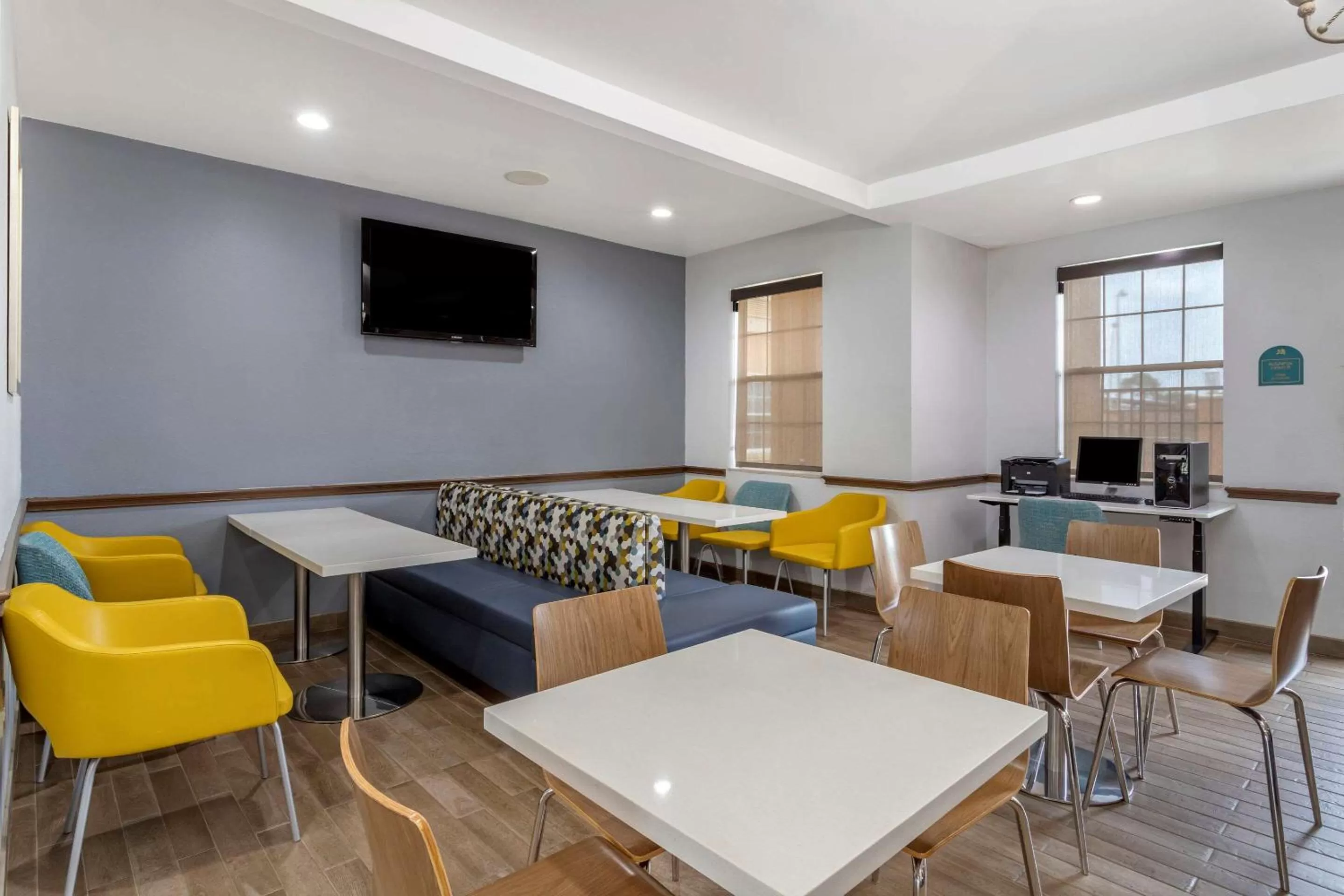 Restaurant/places to eat in MainStay Suites Port Arthur - Beaumont South