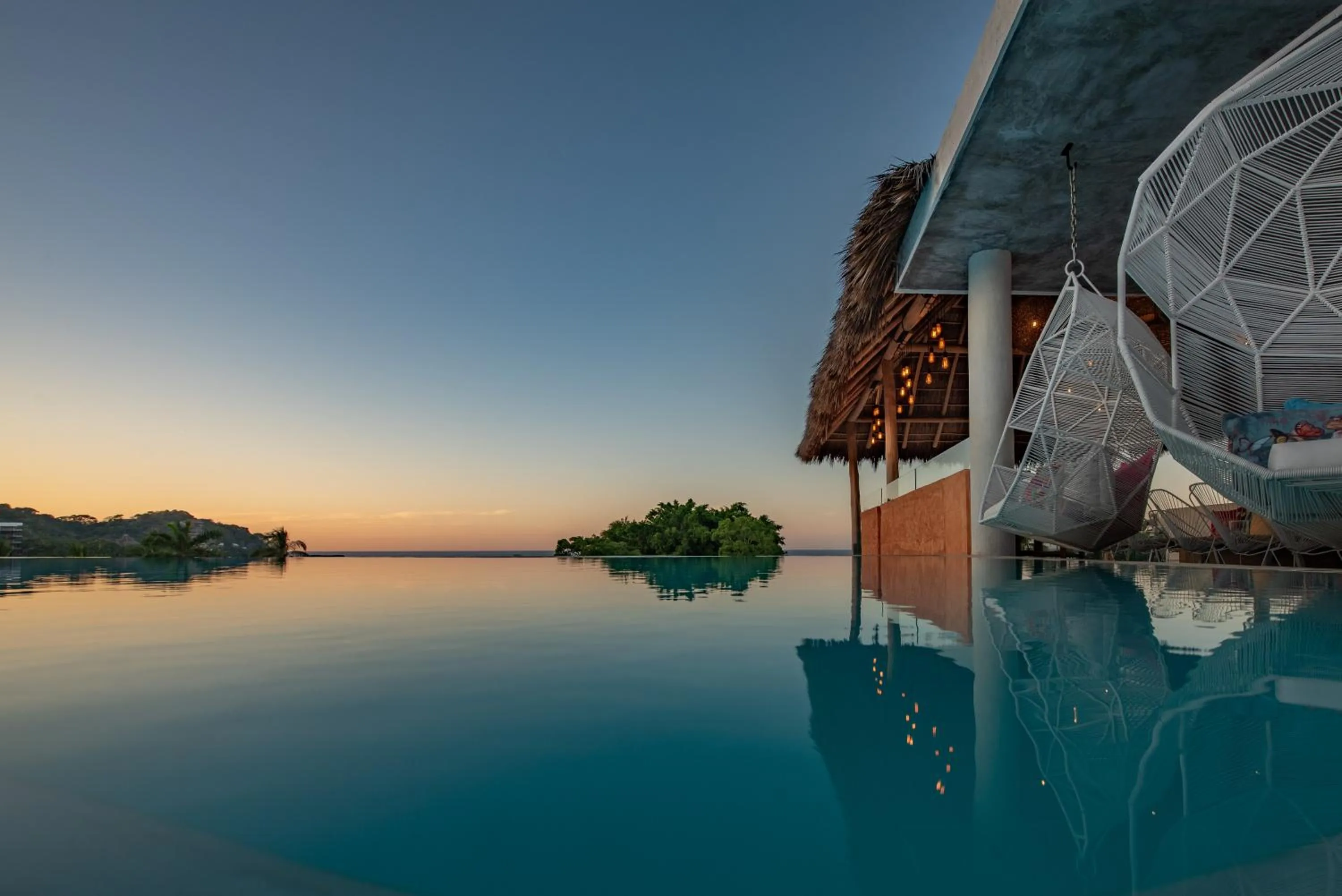 Swimming pool in Sayulinda Hotel
