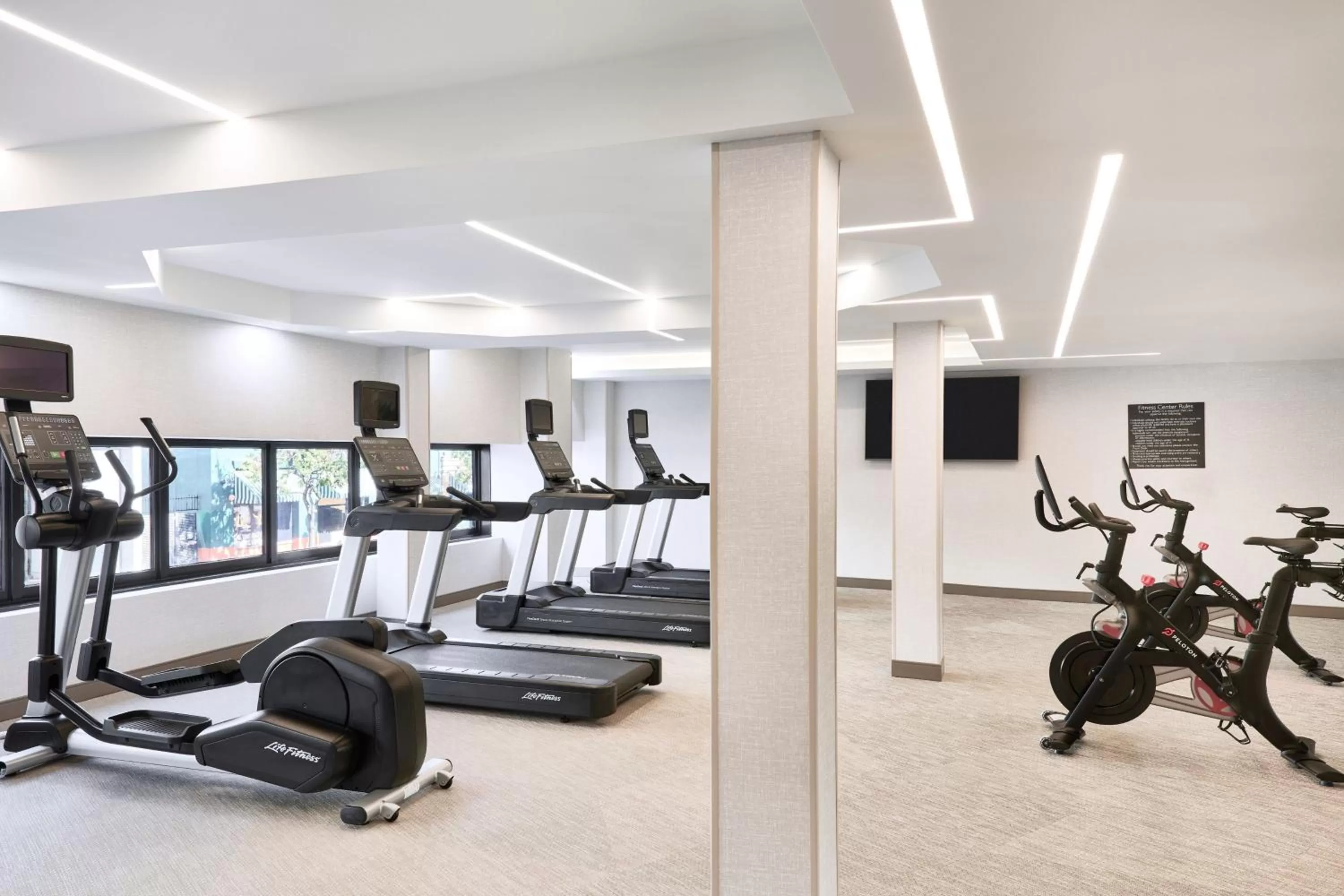 Fitness centre/facilities in AC Hotel by Marriott San Diego Downtown Gaslamp Quarter