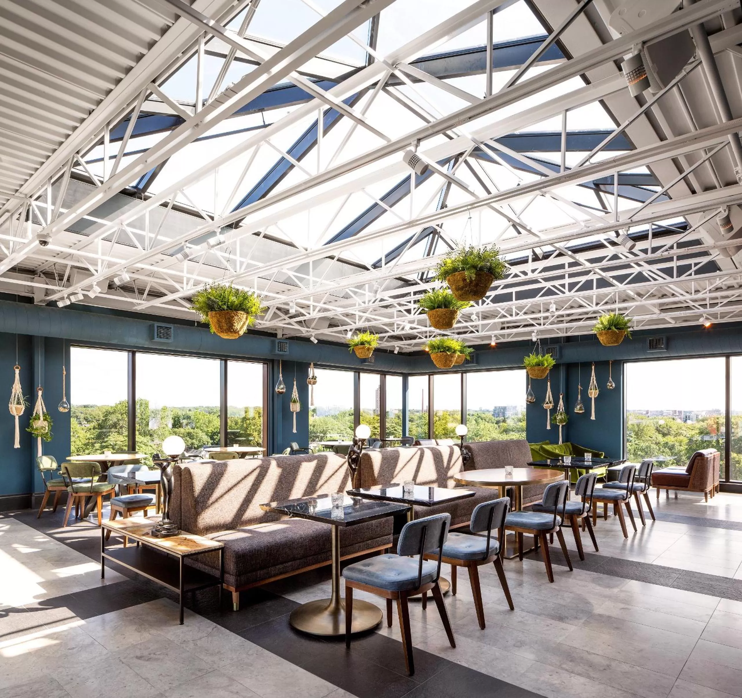 Restaurant/places to eat in The Broadview Hotel