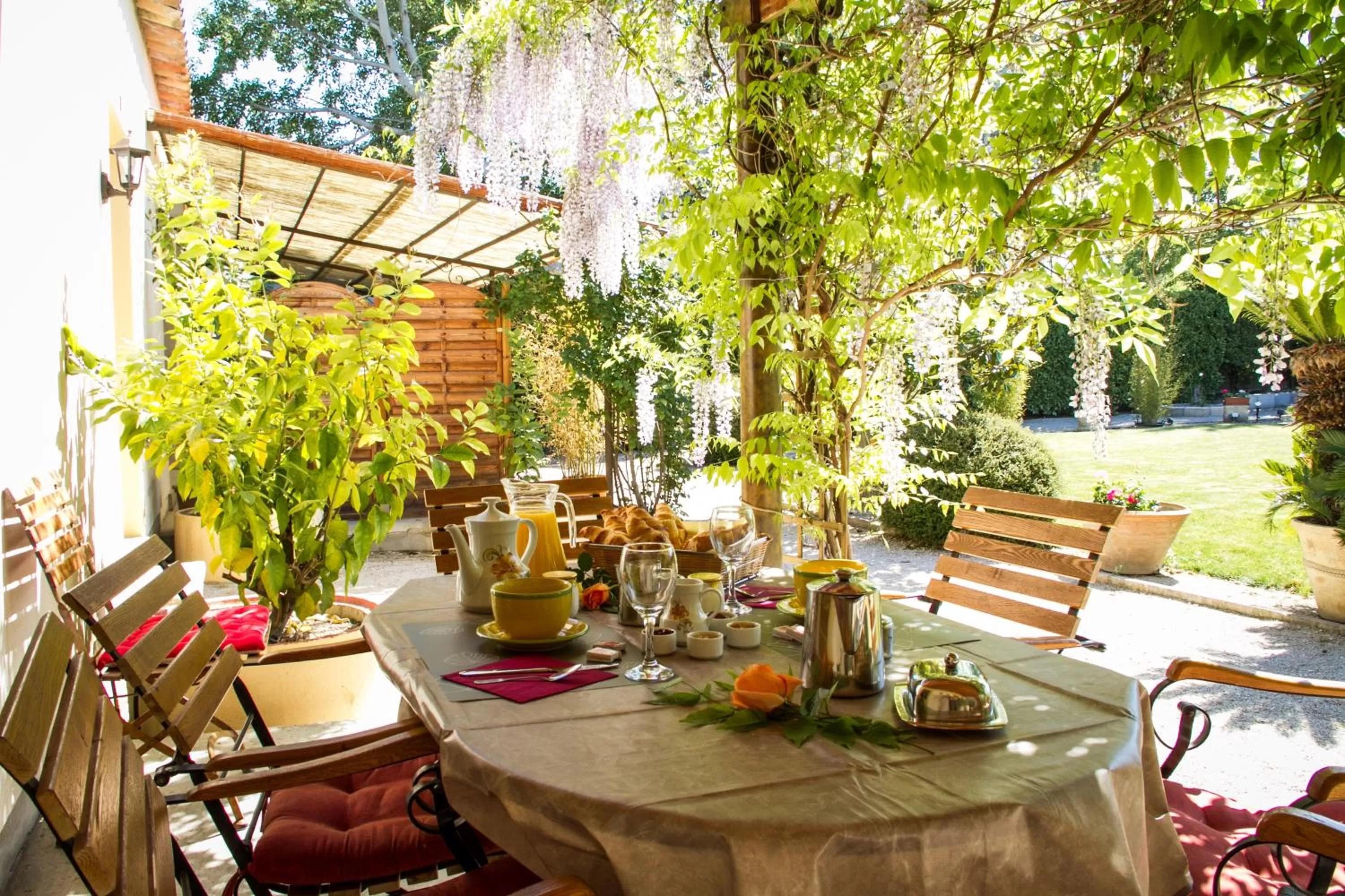 Apartment with Garden View in Residence Melody