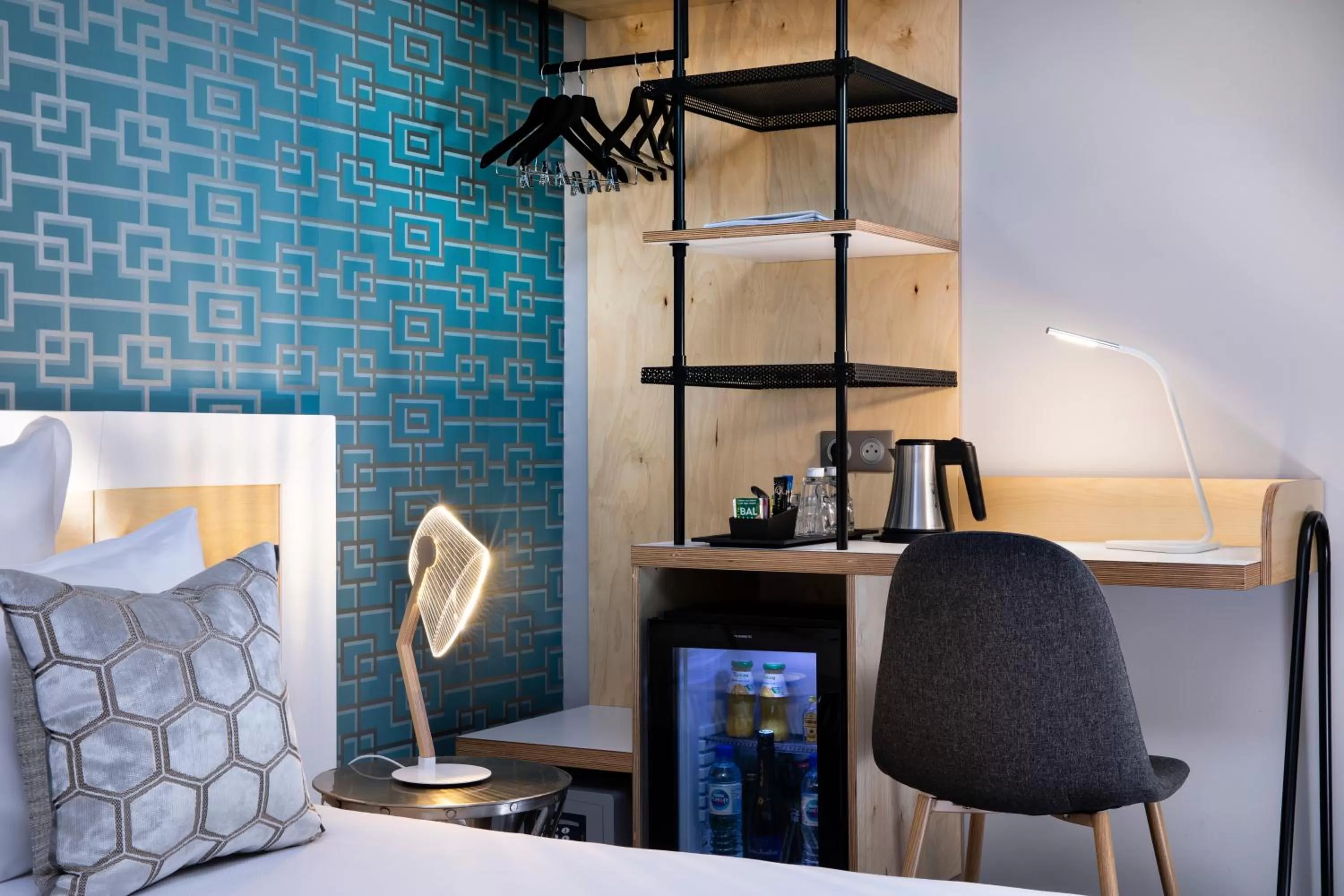 Coffee/tea facilities, Bed in Paris Bastille