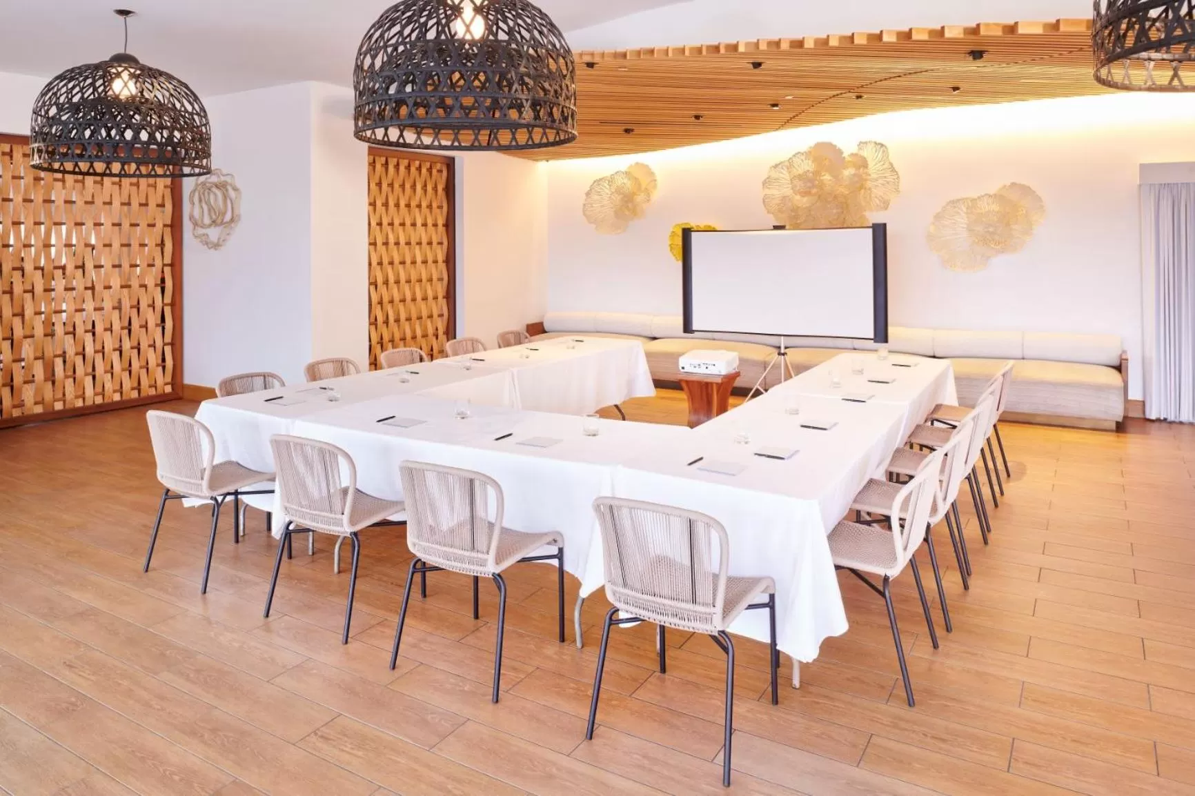 Meeting/conference room in Hyatt Centric Waikiki Beach