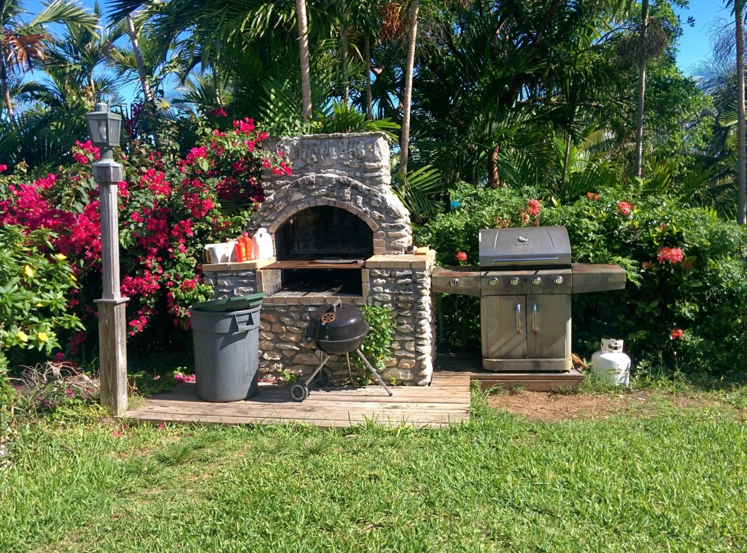 BBQ facilities in Orange Hill Beach Inn