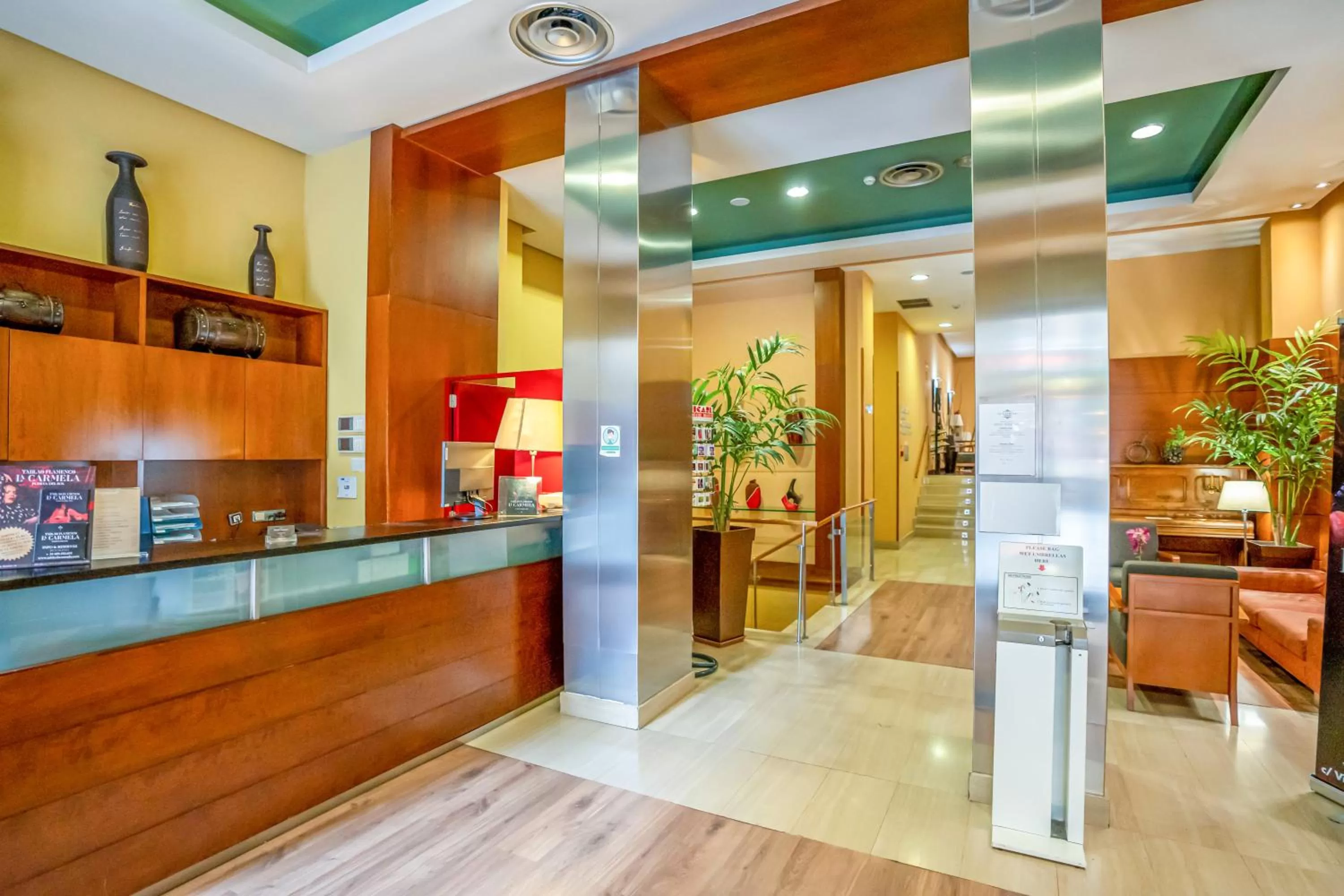 Lobby or reception in Victoria 4 Puerta del Sol