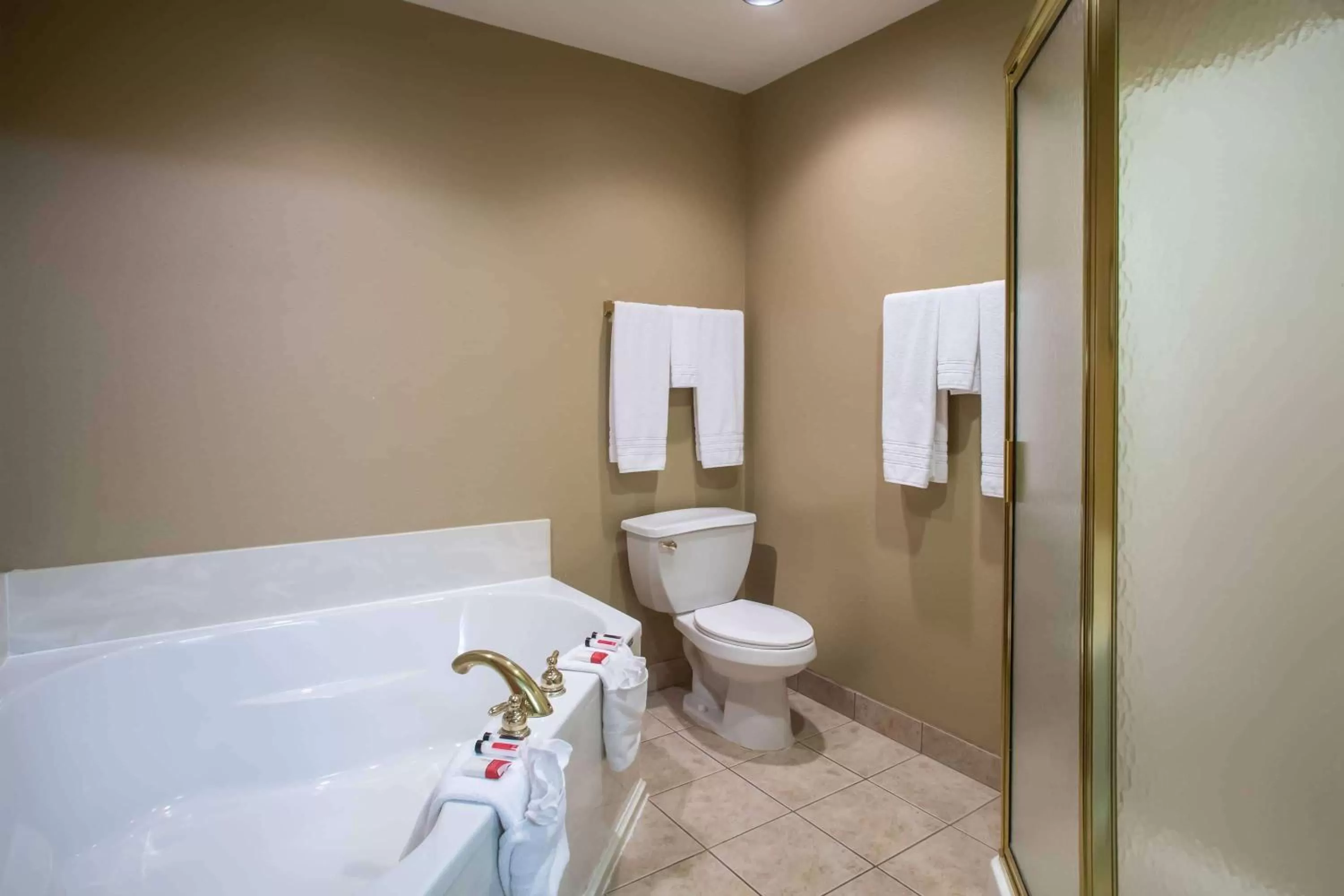 Bathroom in Super 8 by Wyndham Union