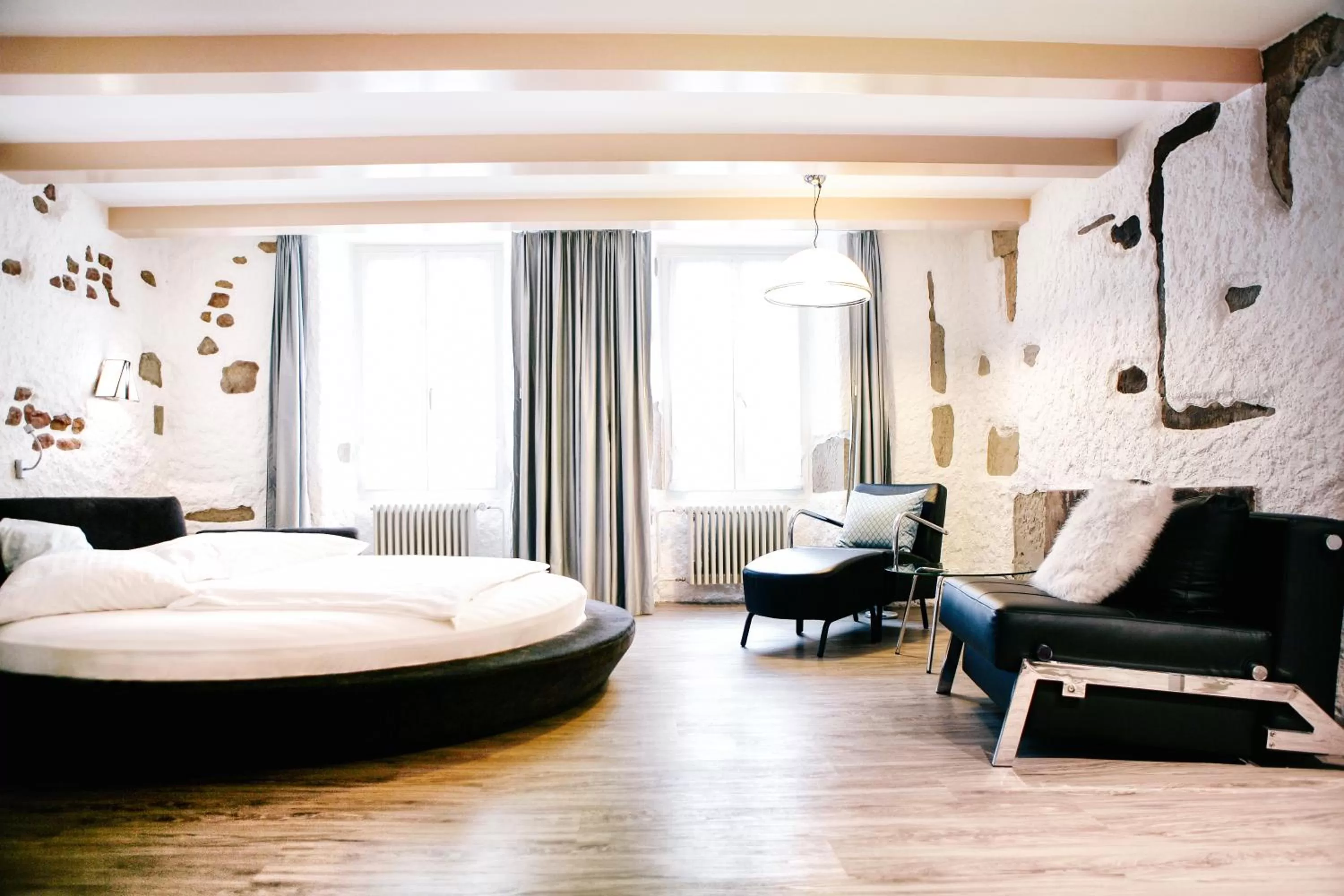 Bed in Hotel Murtenhof & Krone