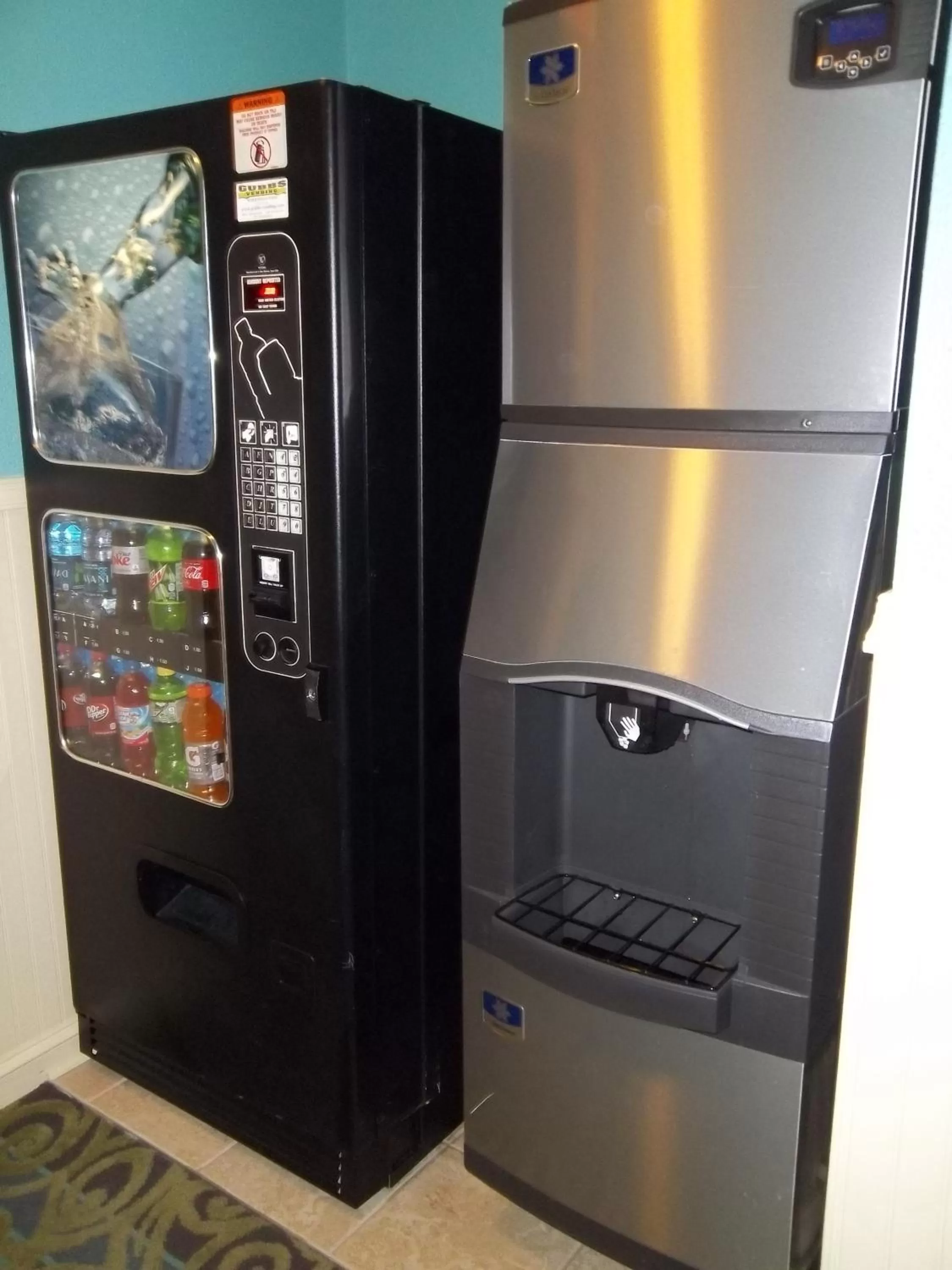 Drinks in Outer Banks Inn