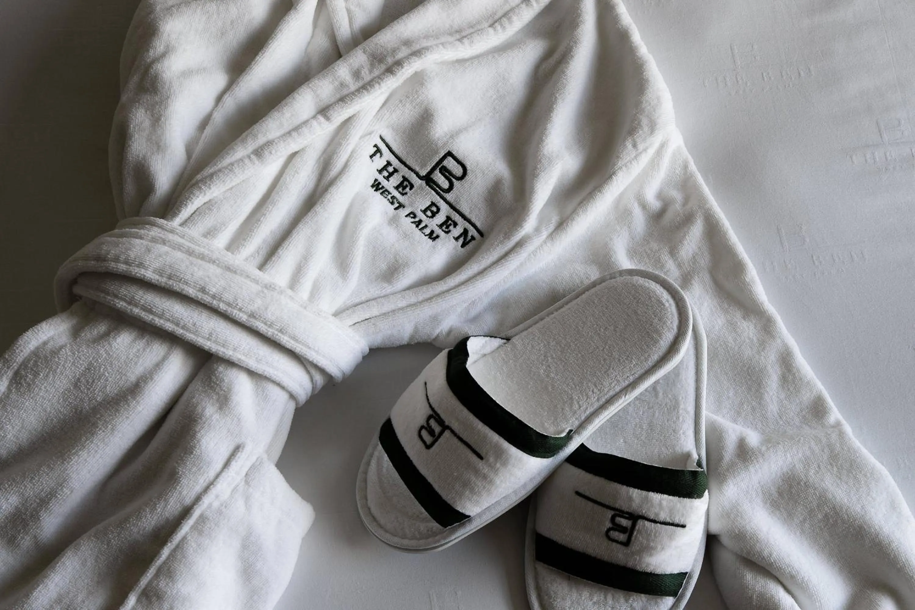 Photo of the whole room, Bed in The Ben, Autograph Collection