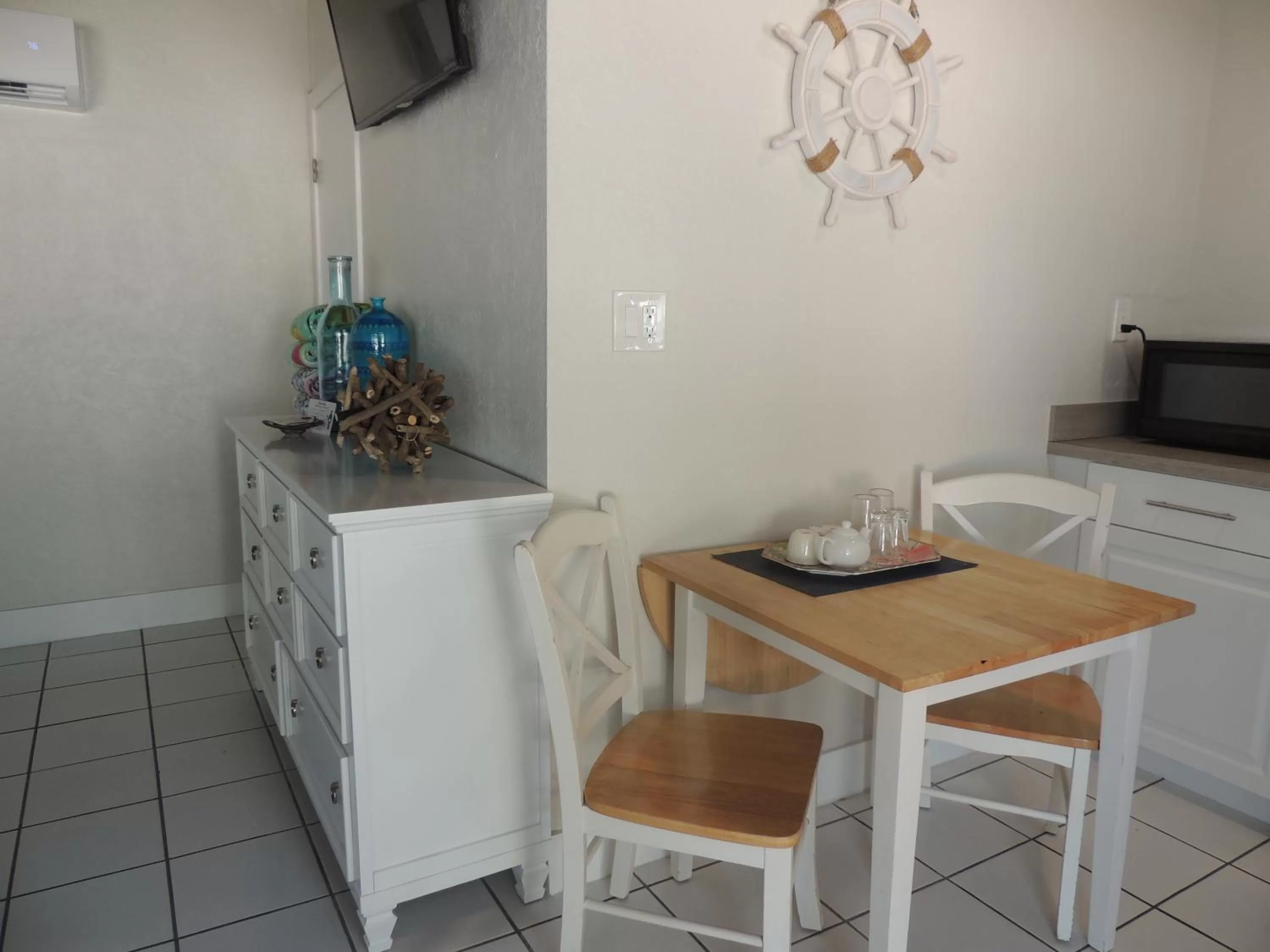 Dining area, Kitchen/Kitchenette in Sands of Islamorada