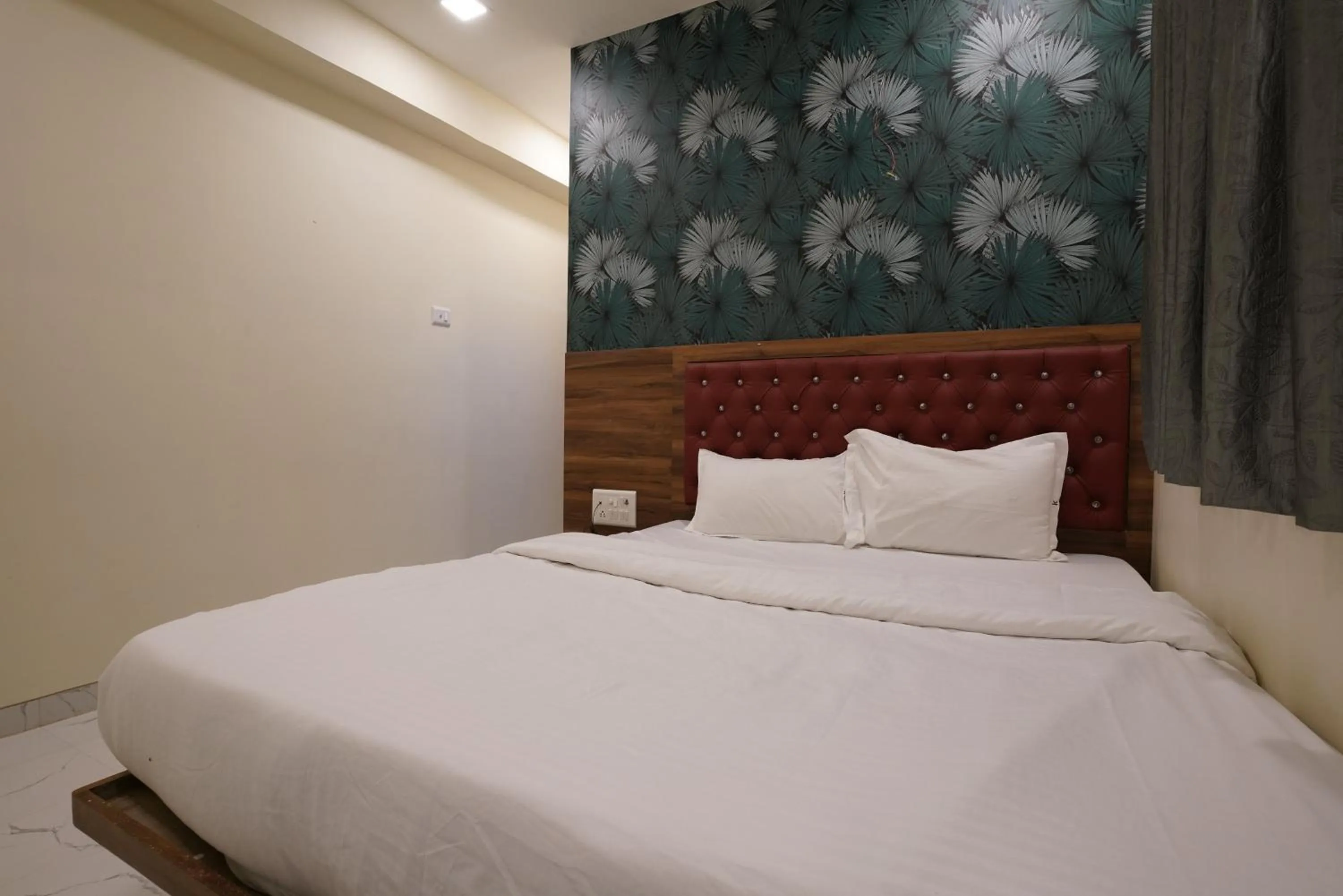 Bed in Hotel King Residency Kurla