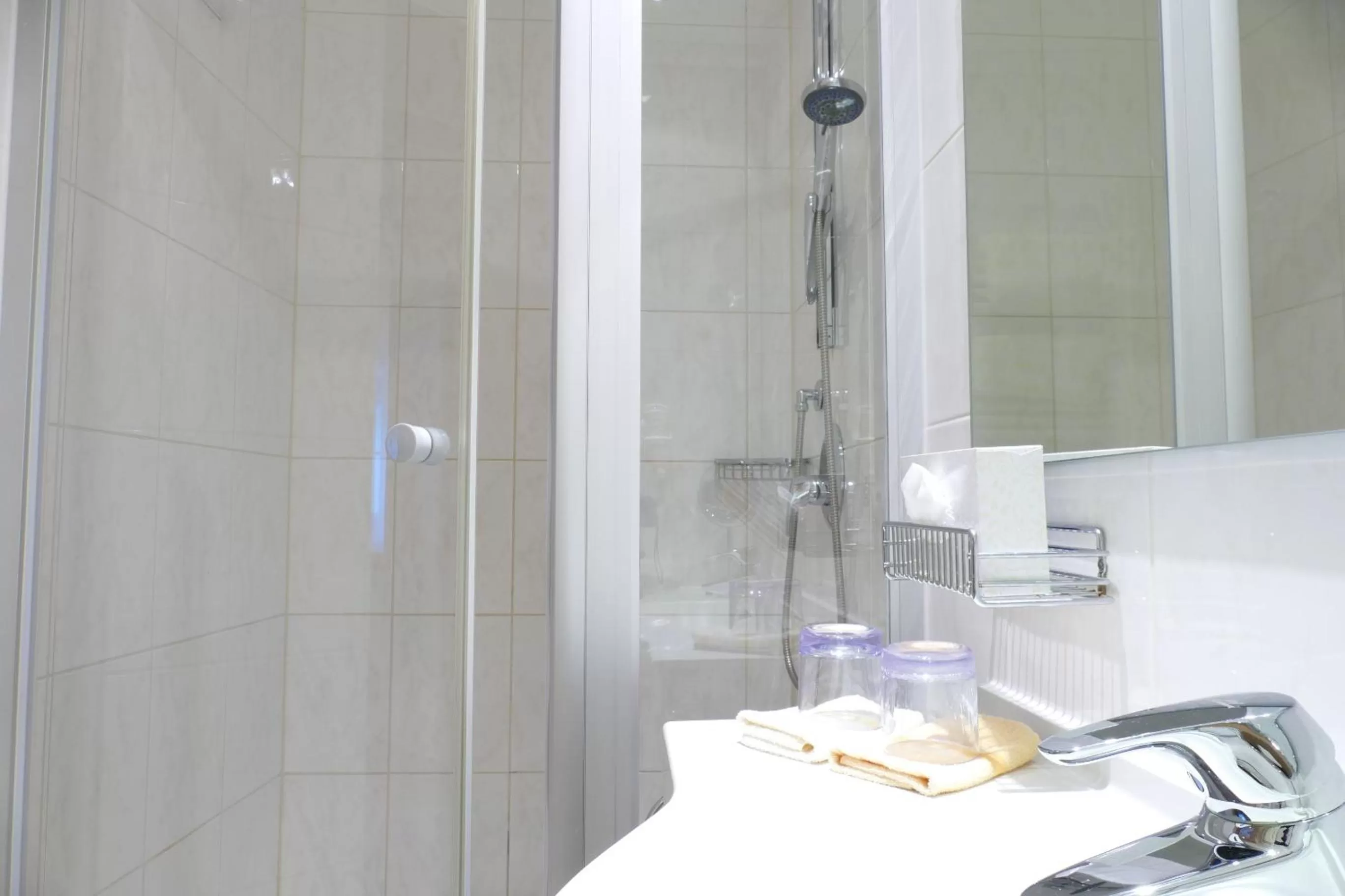 Bathroom in Altstadt-Hotel Zum Hechten