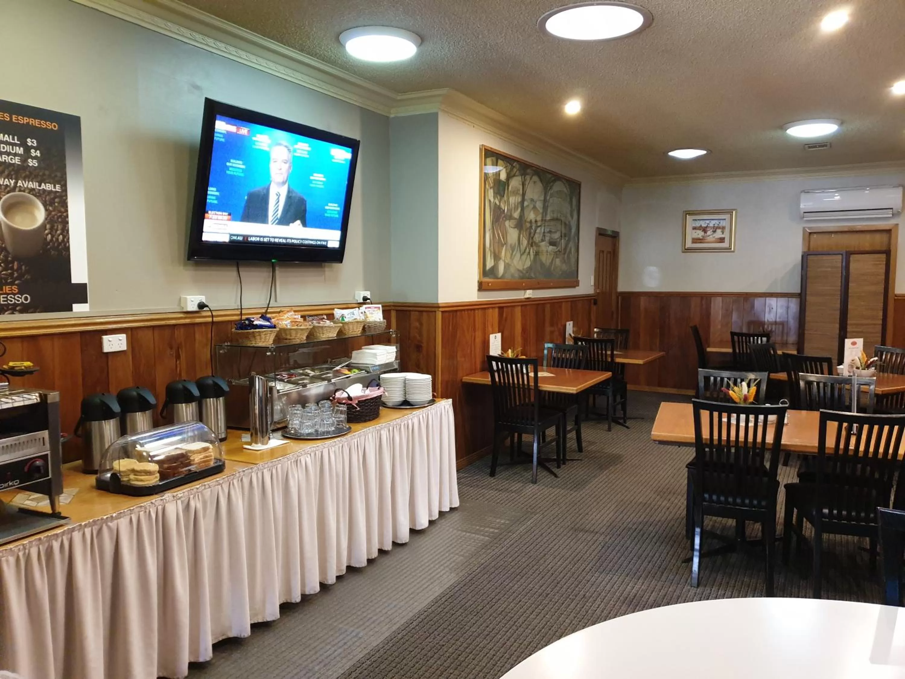 Continental breakfast in Best Western Endeavour Motel