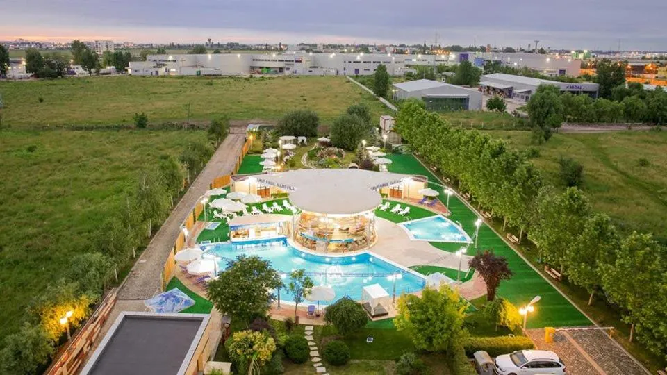 Swimming pool in Mari Vila Hotel