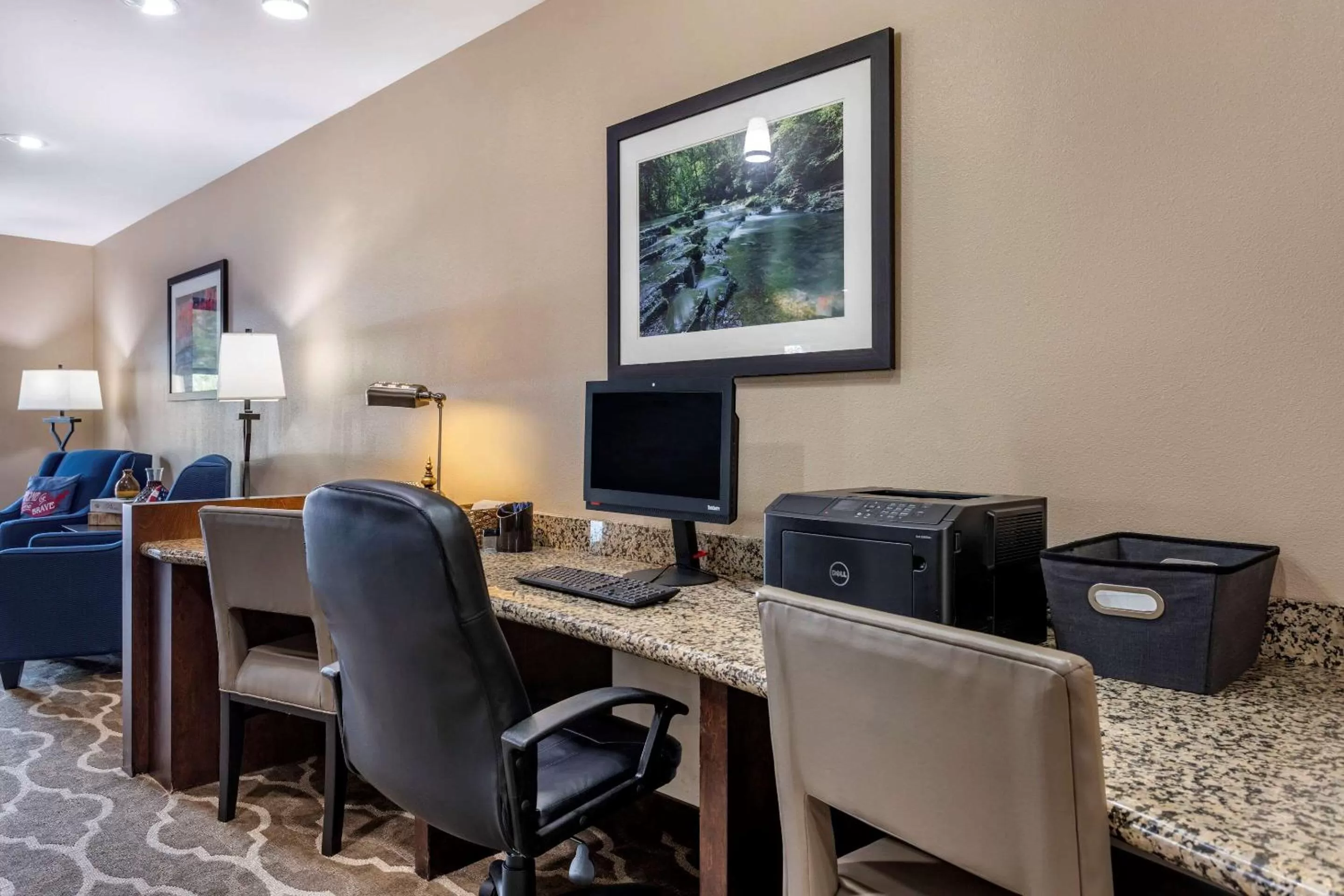 Business facilities in Comfort Suites Manchester near Arnold AFB