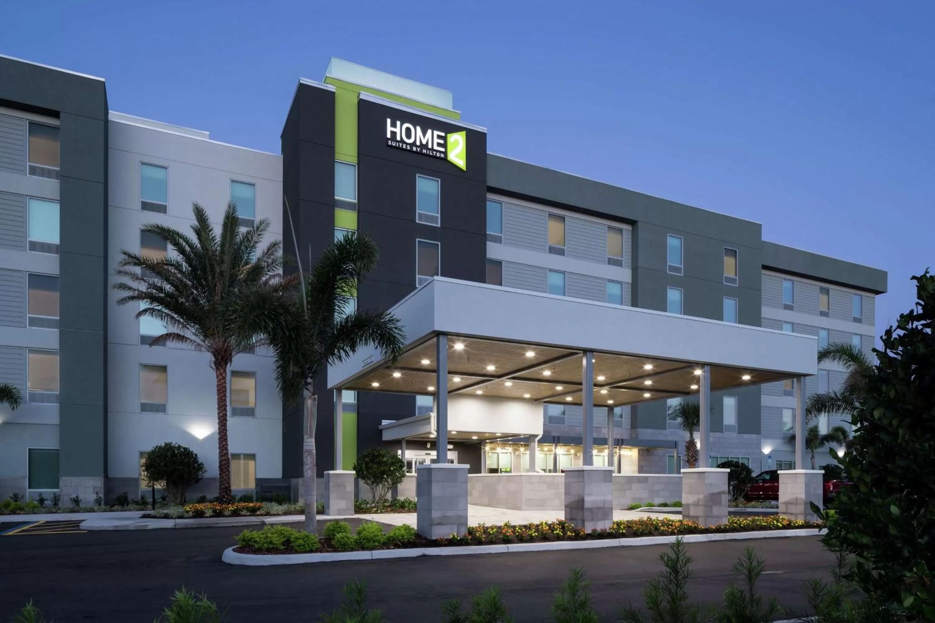 Property building in Home2 Suites By Hilton Orlando Airport