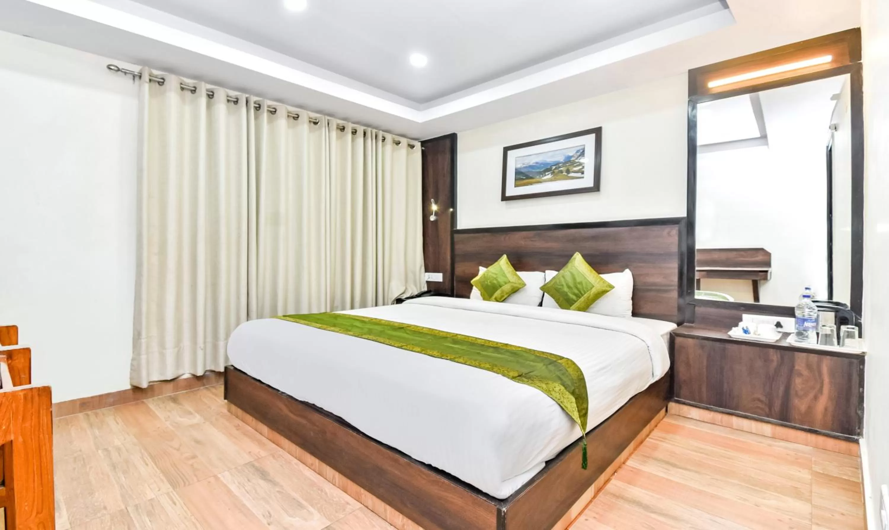 Treebo Maharaja, Near Mall Road