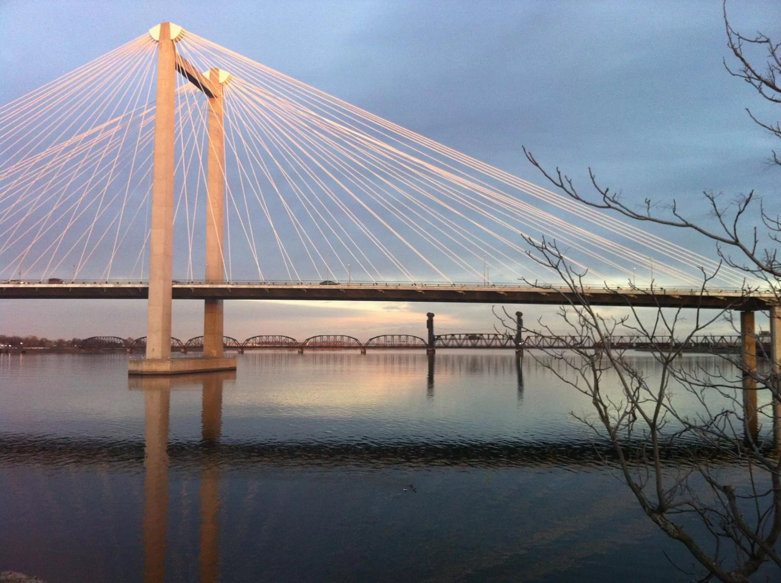 Area and facilities in Clover Island Inn