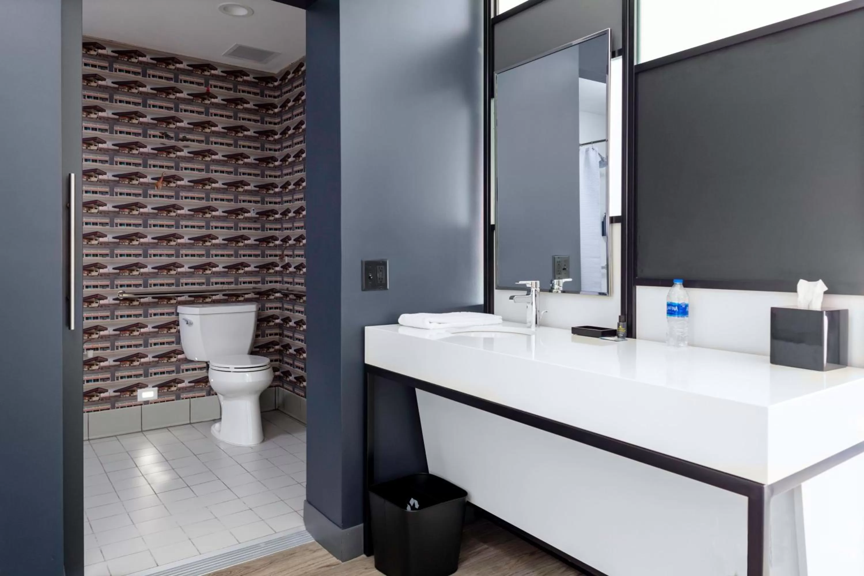 Bathroom in Aloft Savannah Airport