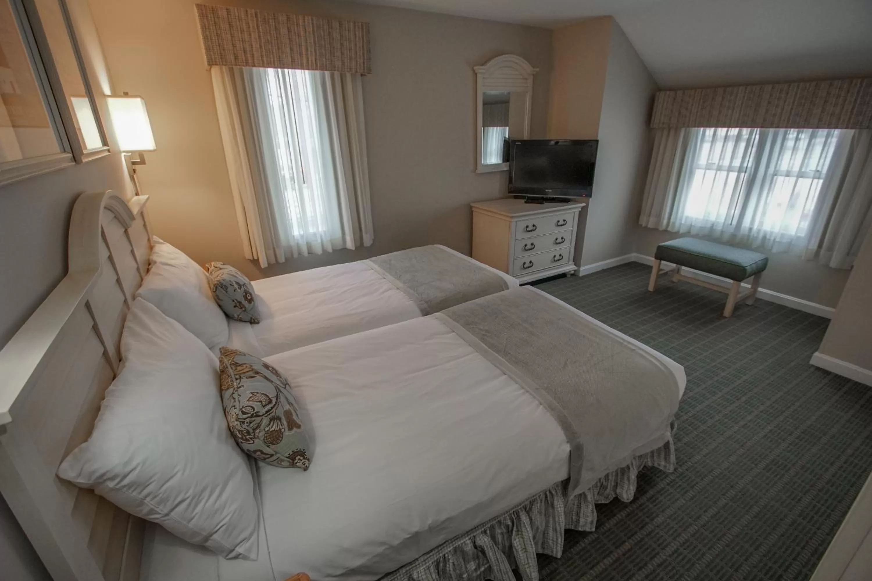 Bed in Cape Winds Resort