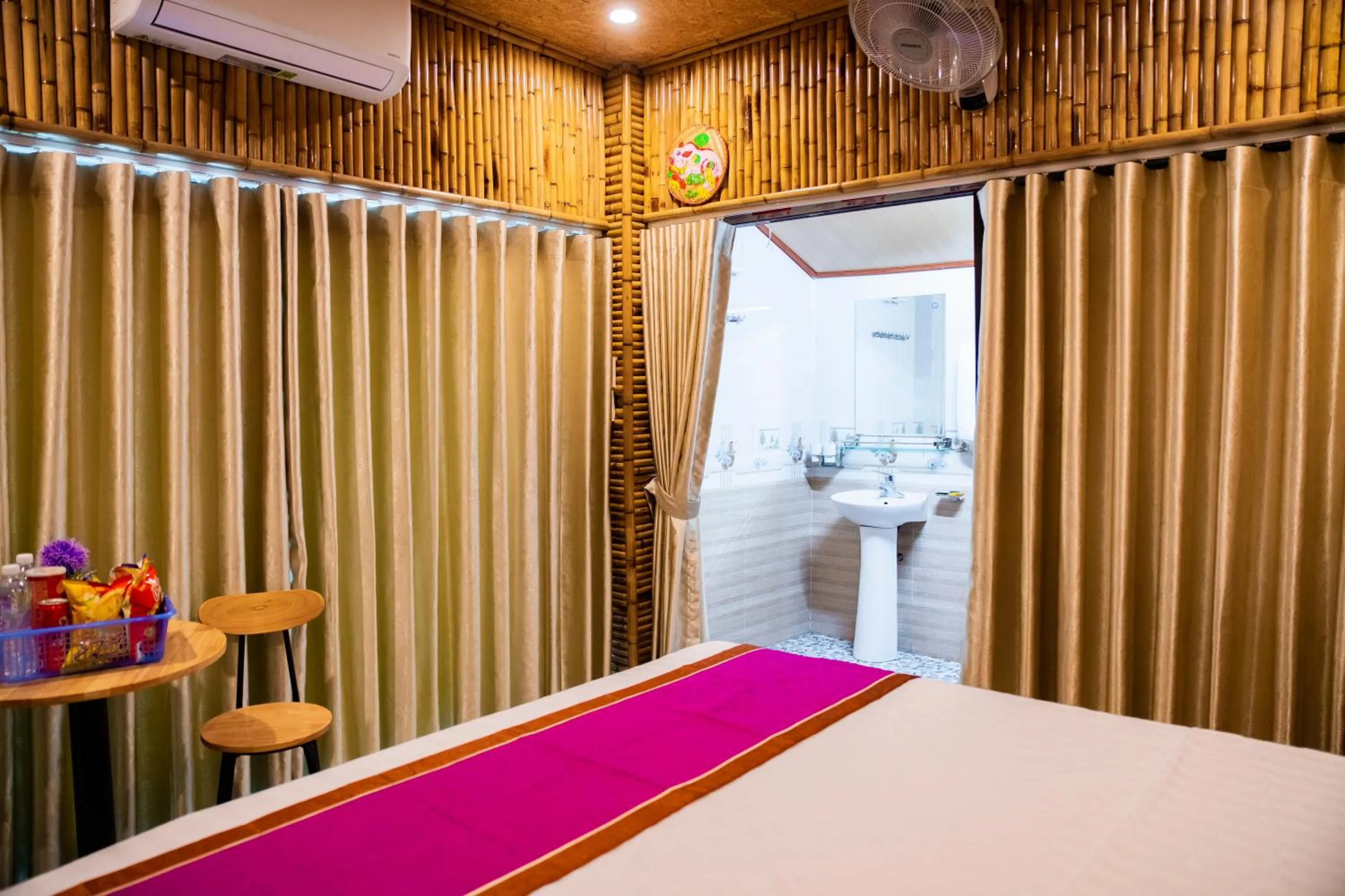 Bed in Tam Coc Cat Luong Homestay