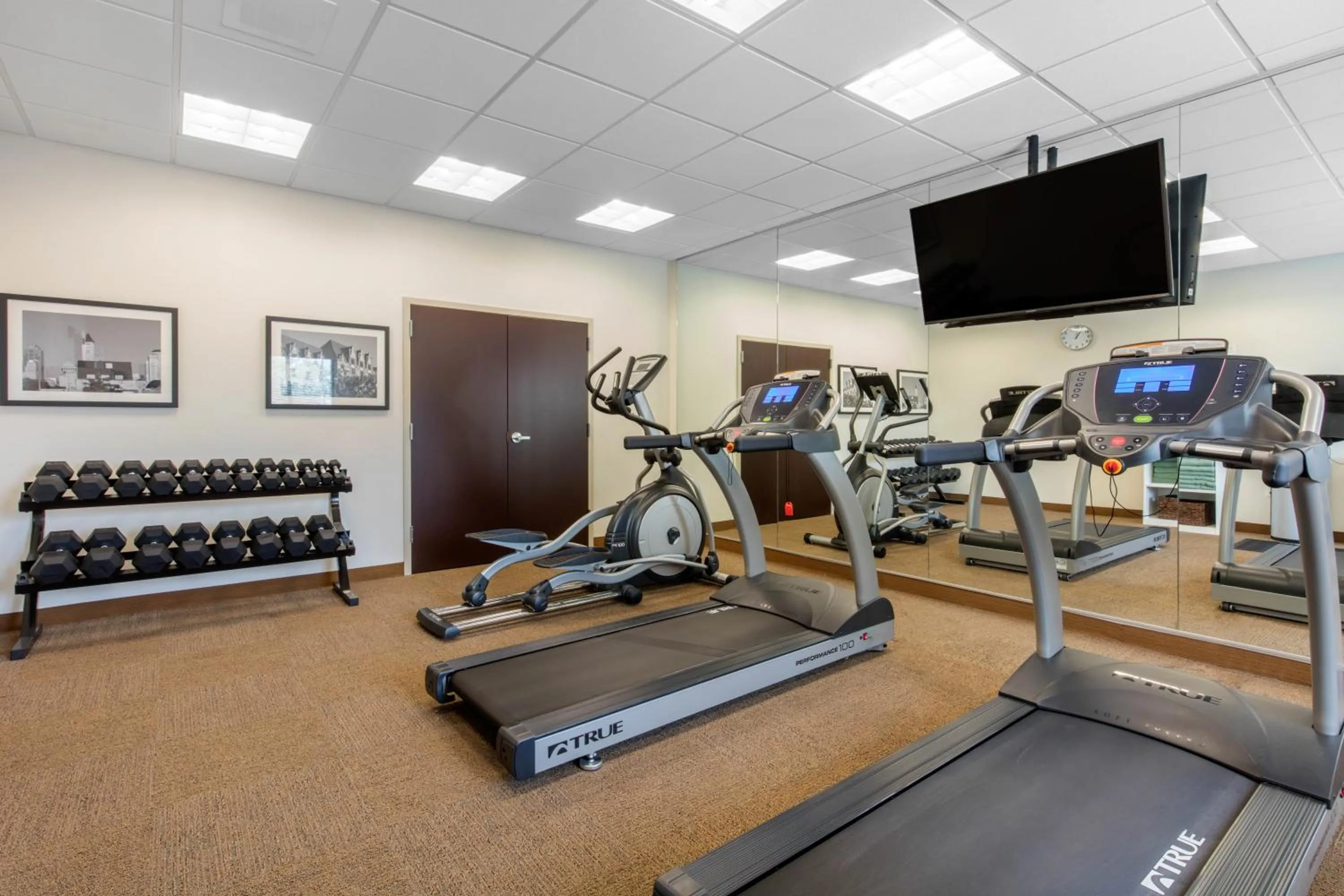 Fitness centre/facilities in MainStay Suites St Louis Airport