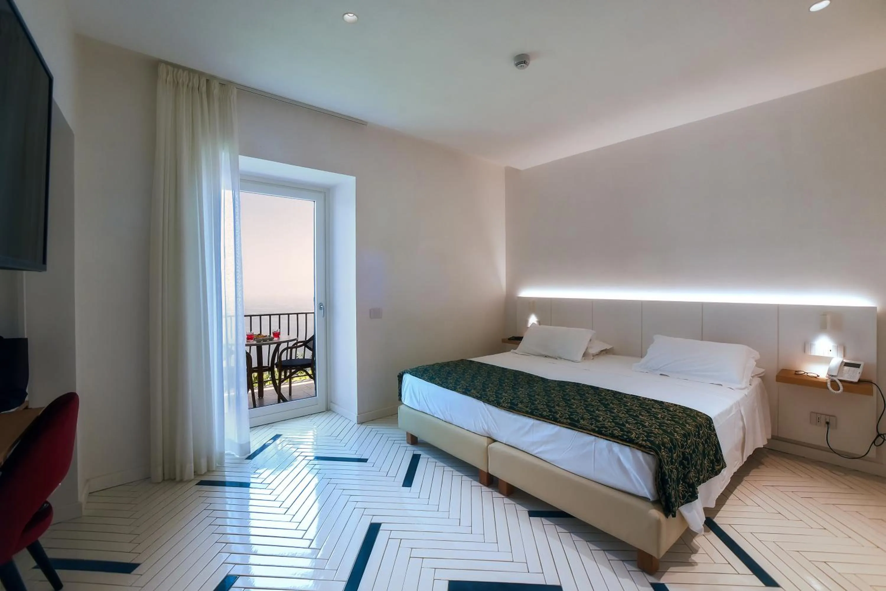 Photo of the whole room, Bed in Hotel Graal