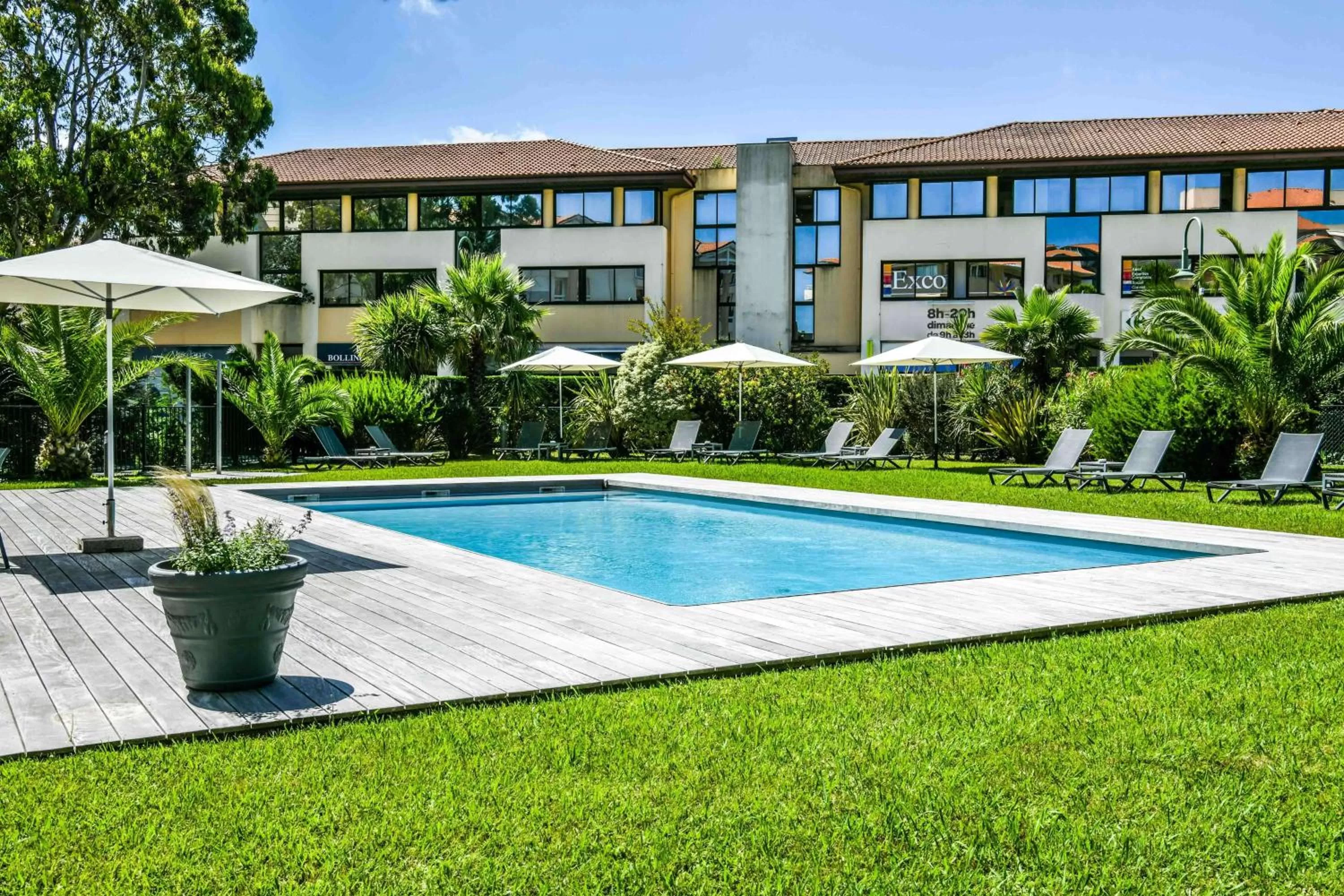 On site in Hôtel Jules Verne Biarritz