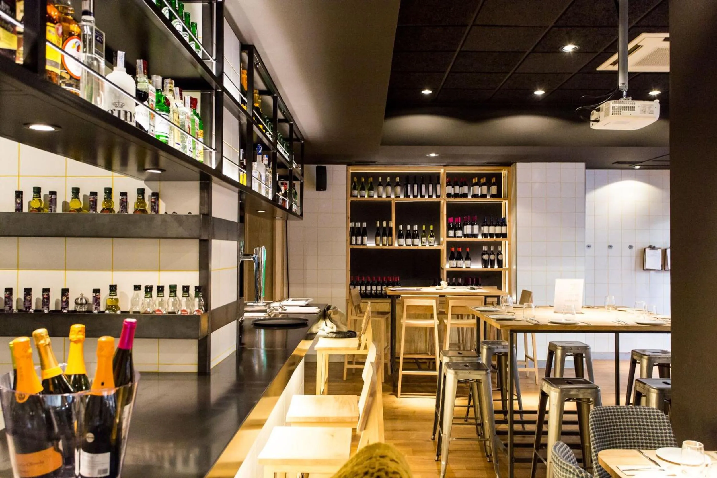 Restaurant/places to eat in Valenciaflats Ciudad de las Ciencias