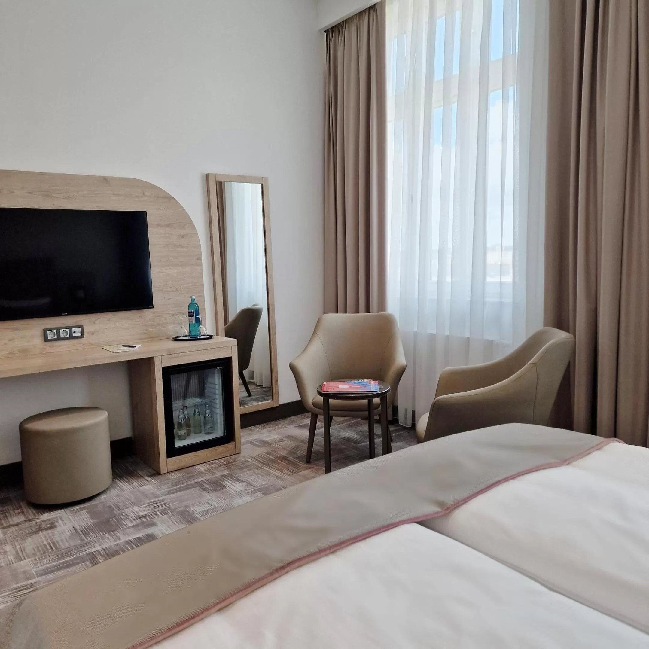 Photo of the whole room, Bed in Hotel Kaiserhof