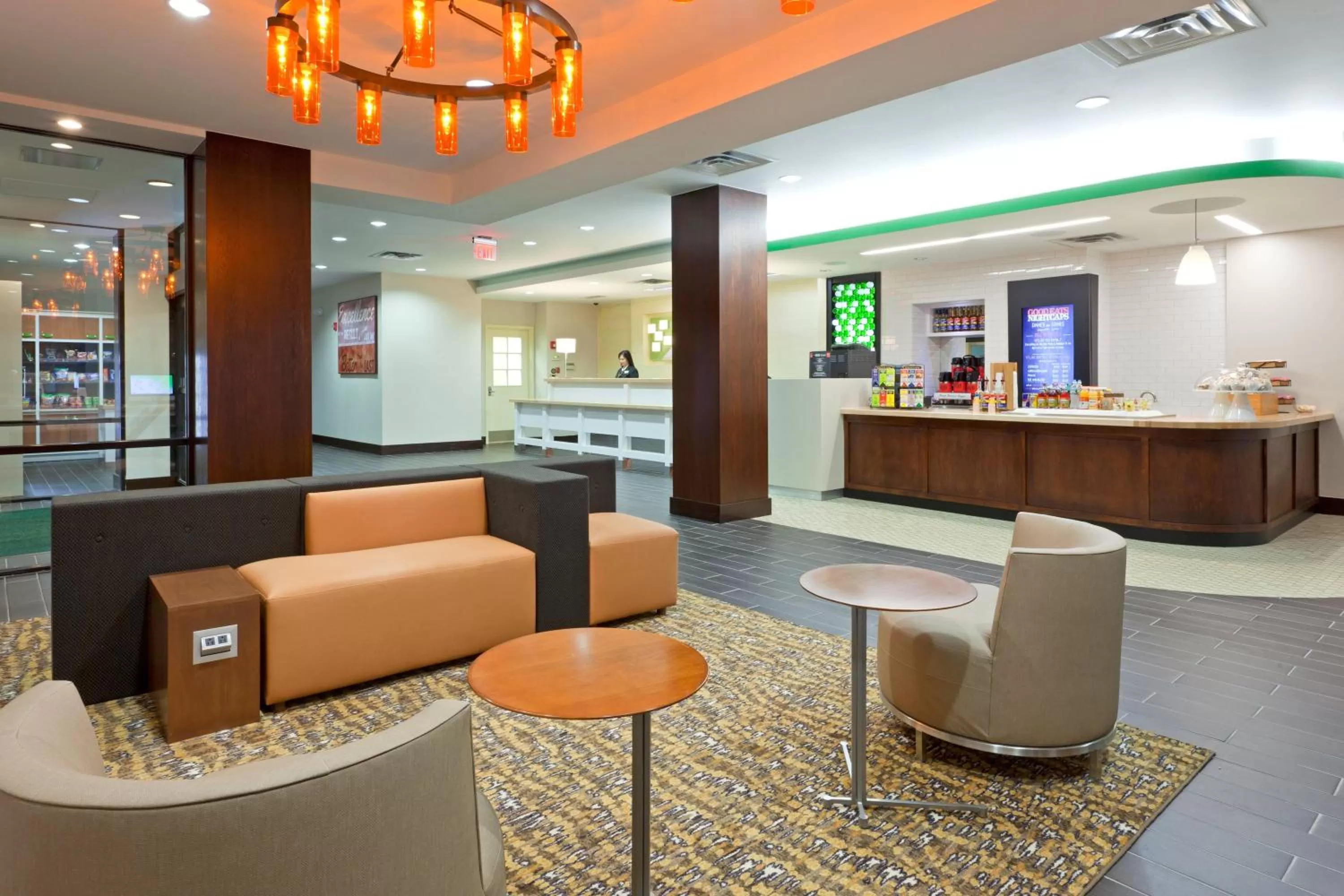 Lobby or reception in Holiday Inn Clark - Newark by IHG