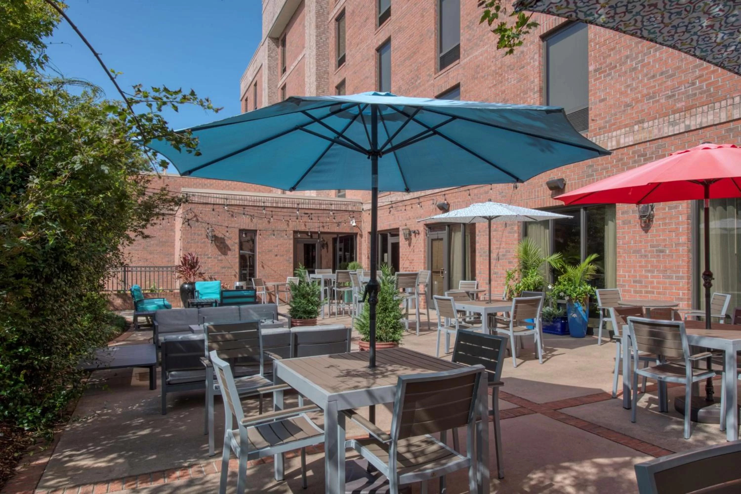 Patio in Hampton Inn Wilmington University Area