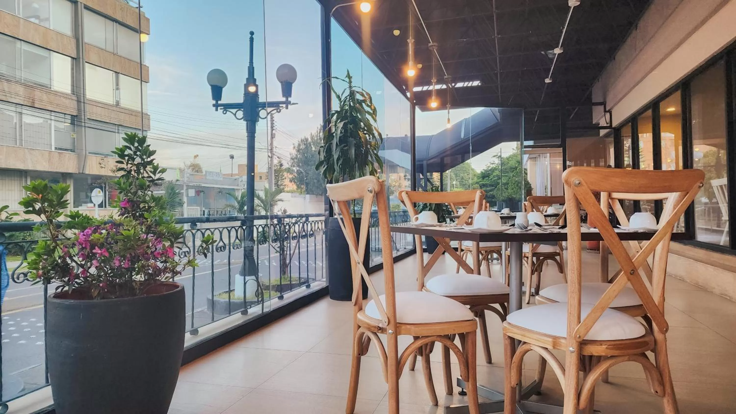 Restaurant/places to eat in Faranda Express Belvedere