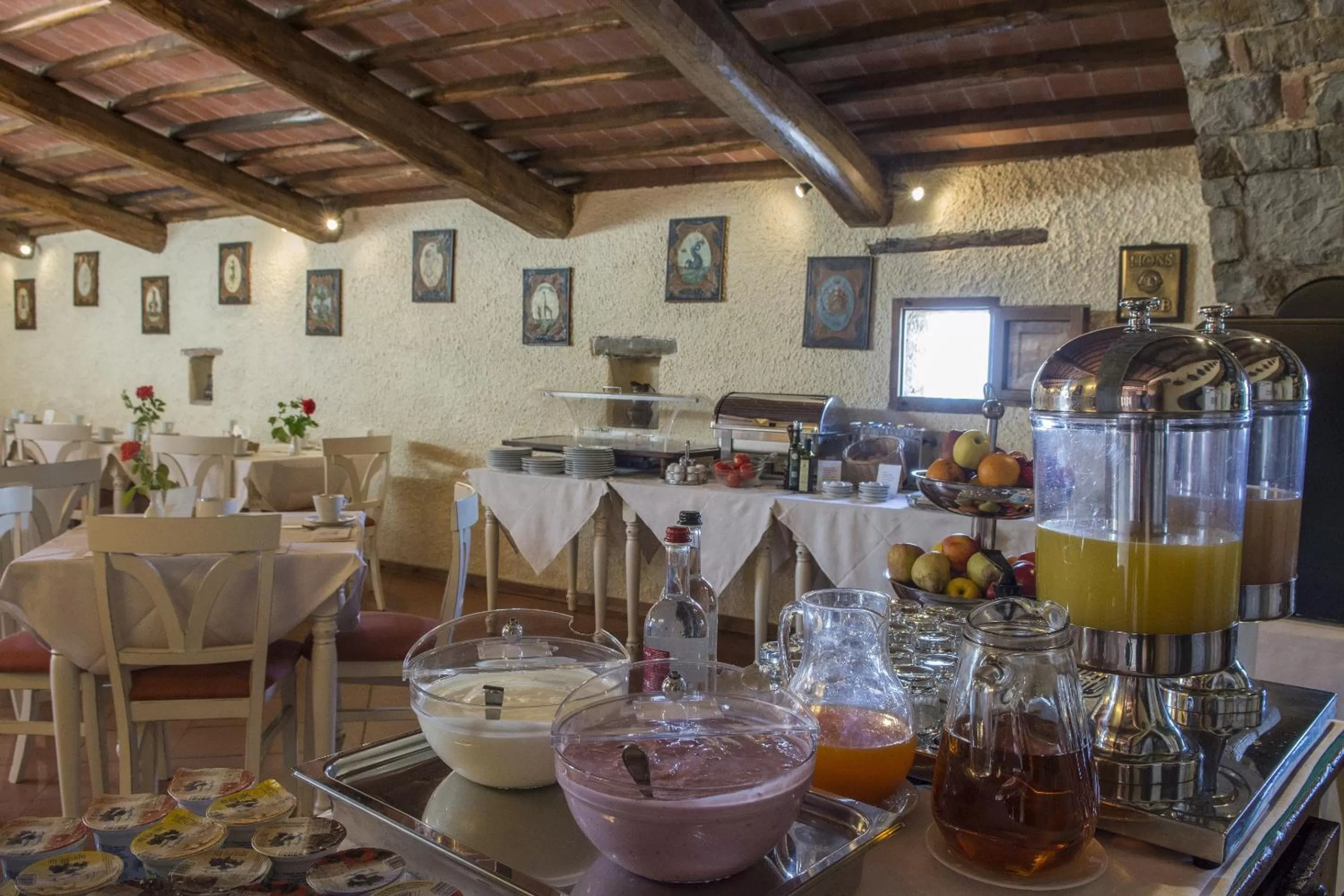 Buffet breakfast in Hotel Belvedere Di San Leonino