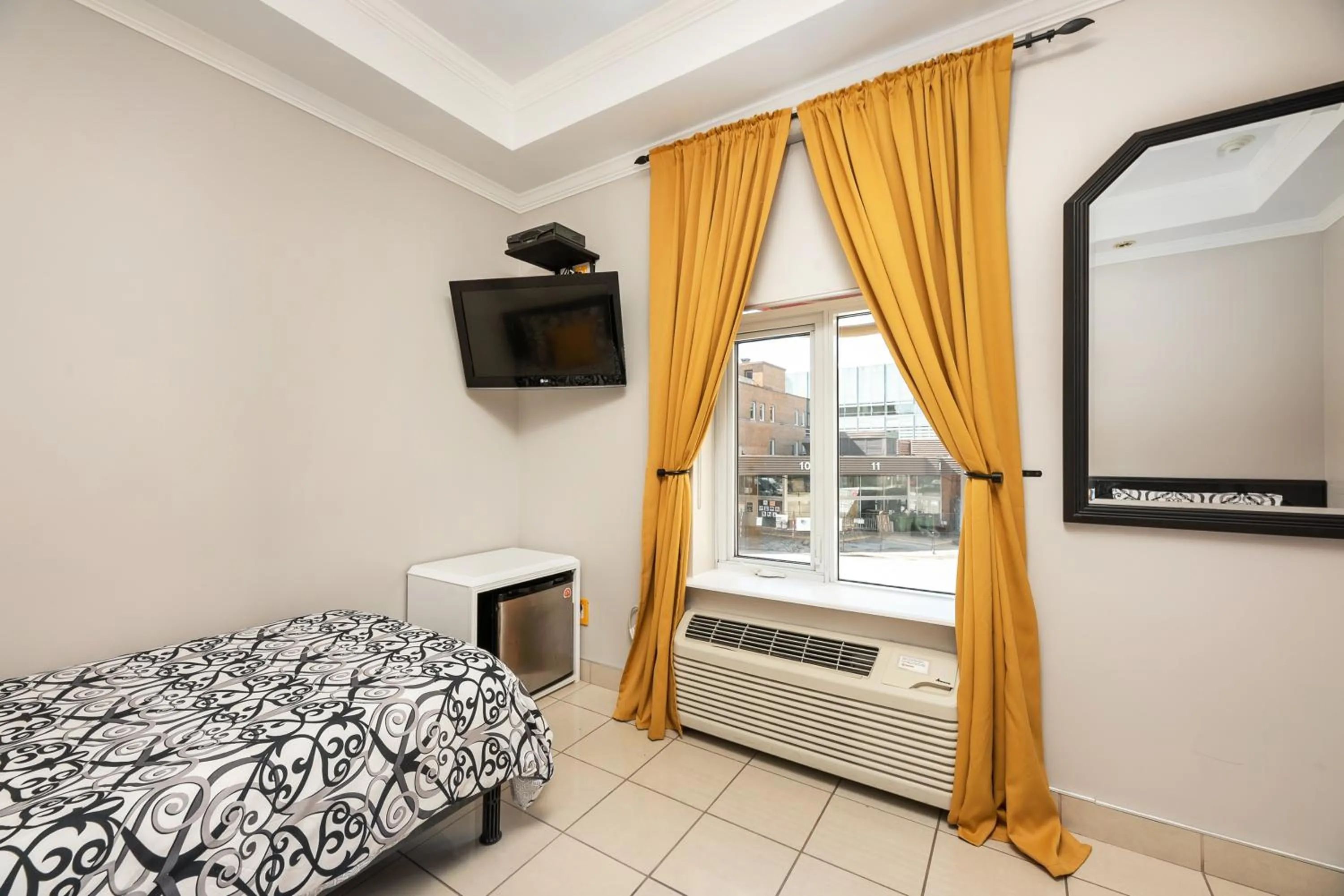 TV and multimedia, Bed in Samesun Montreal Hotel & Hostel