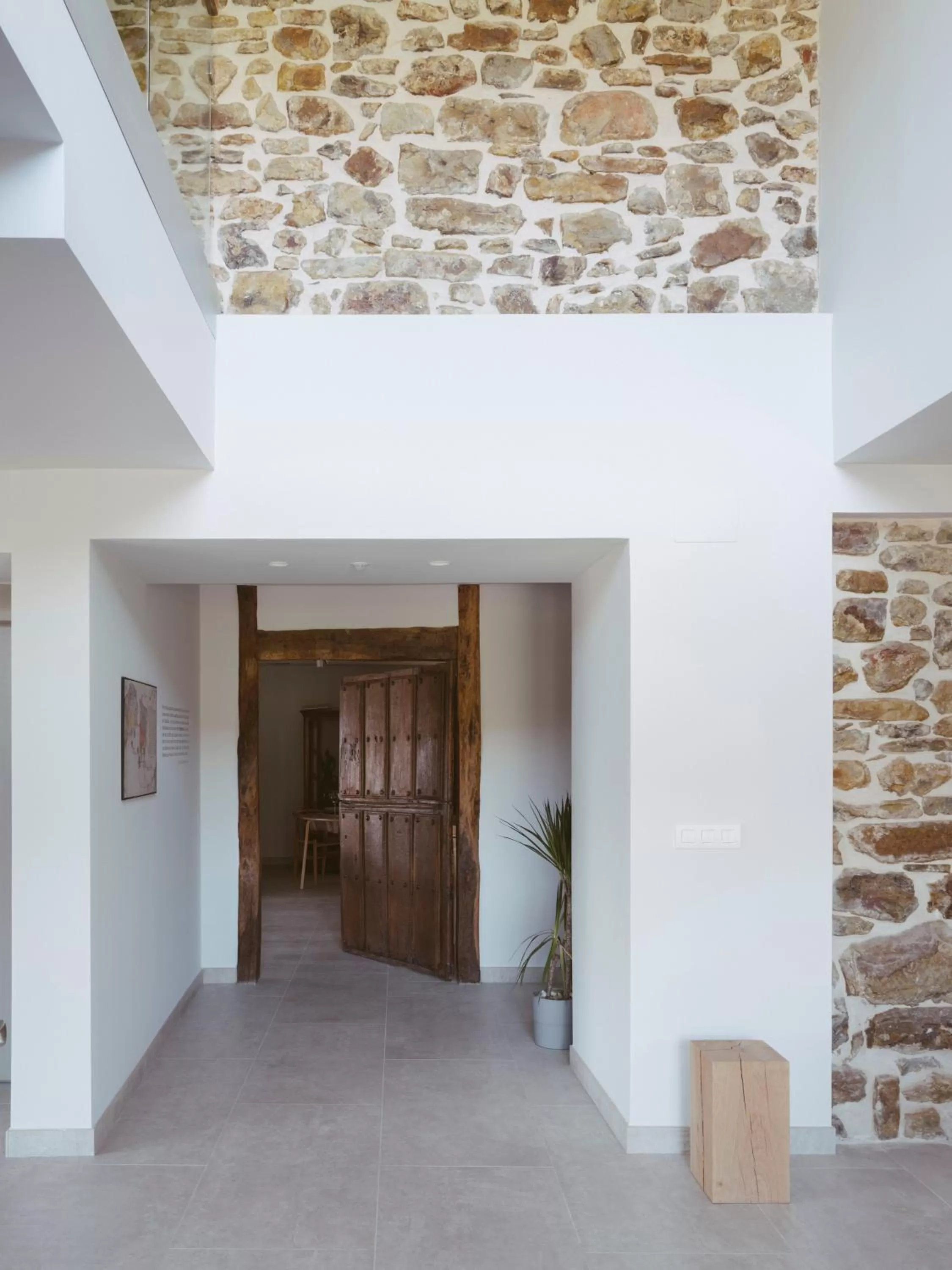 Lobby or reception in Hotel Nafarrola - Gastronomy & Wine