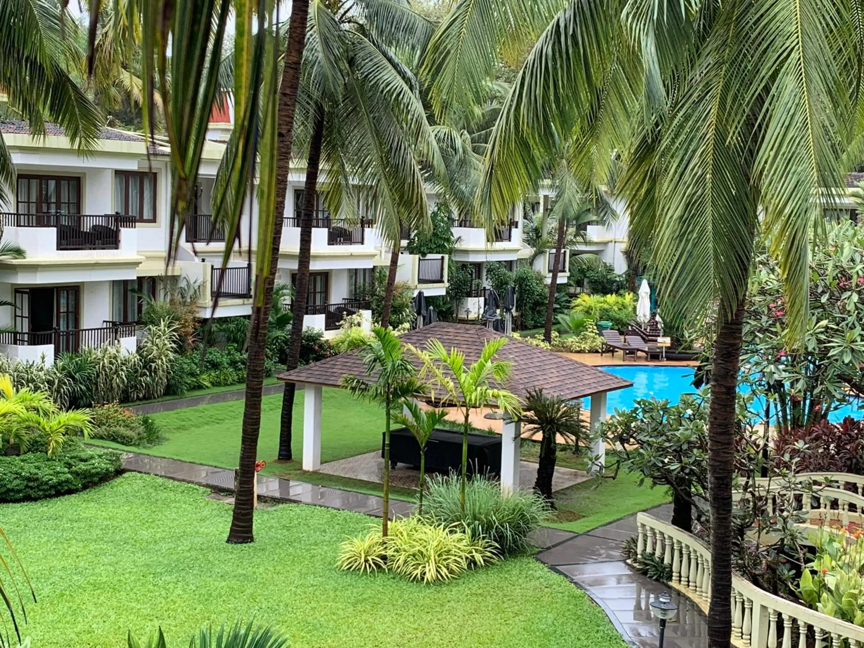 Property building, Swimming Pool in Sonesta Inns - Candolim