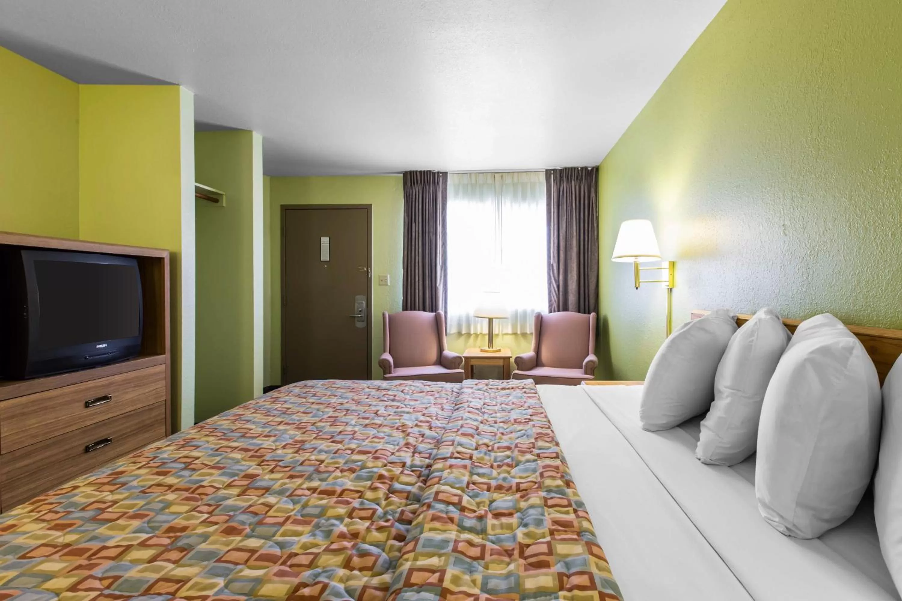 Bed in Rodeway Inn Gunnison - Crested Butte