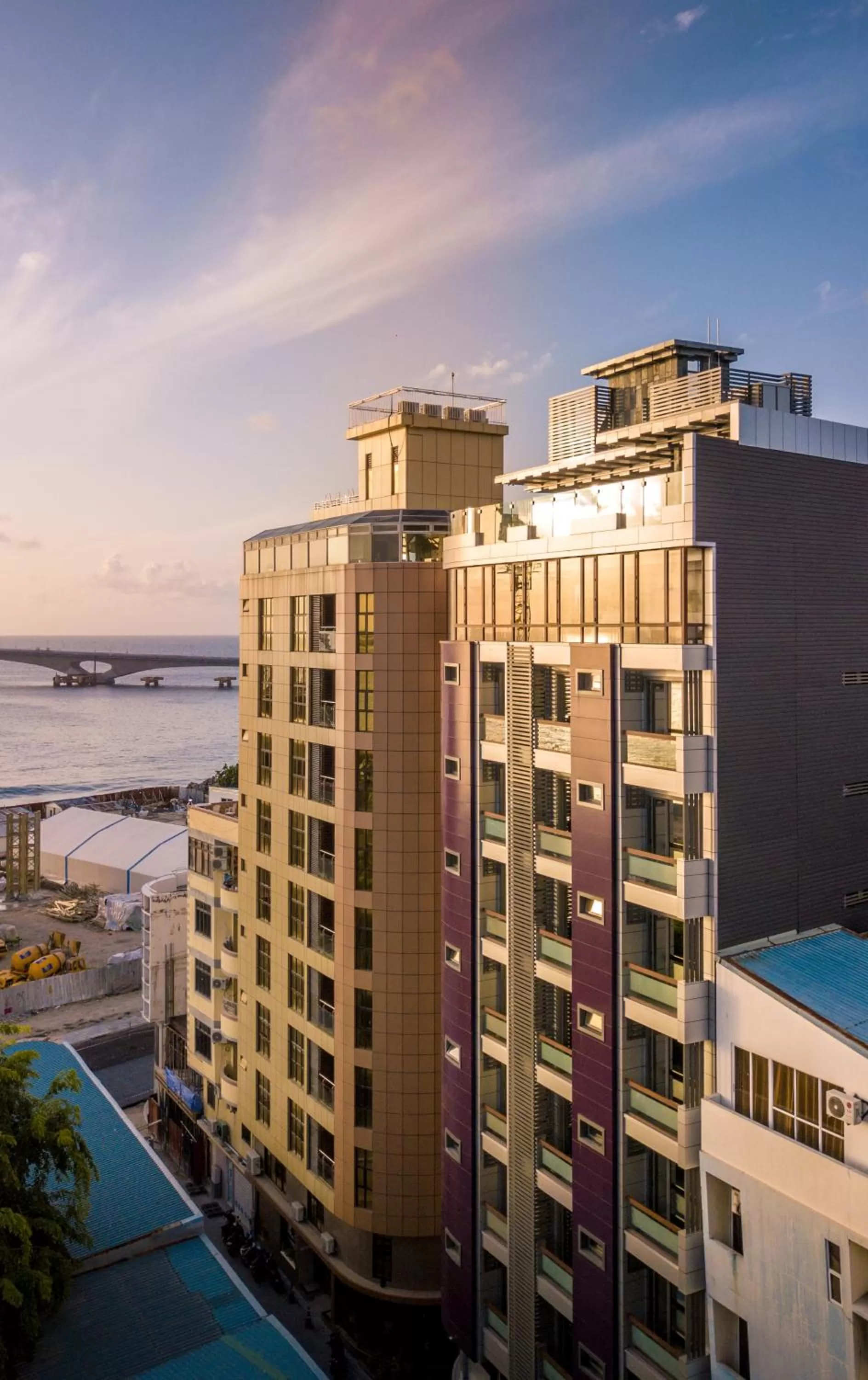 Facade/entrance in Samann Grand