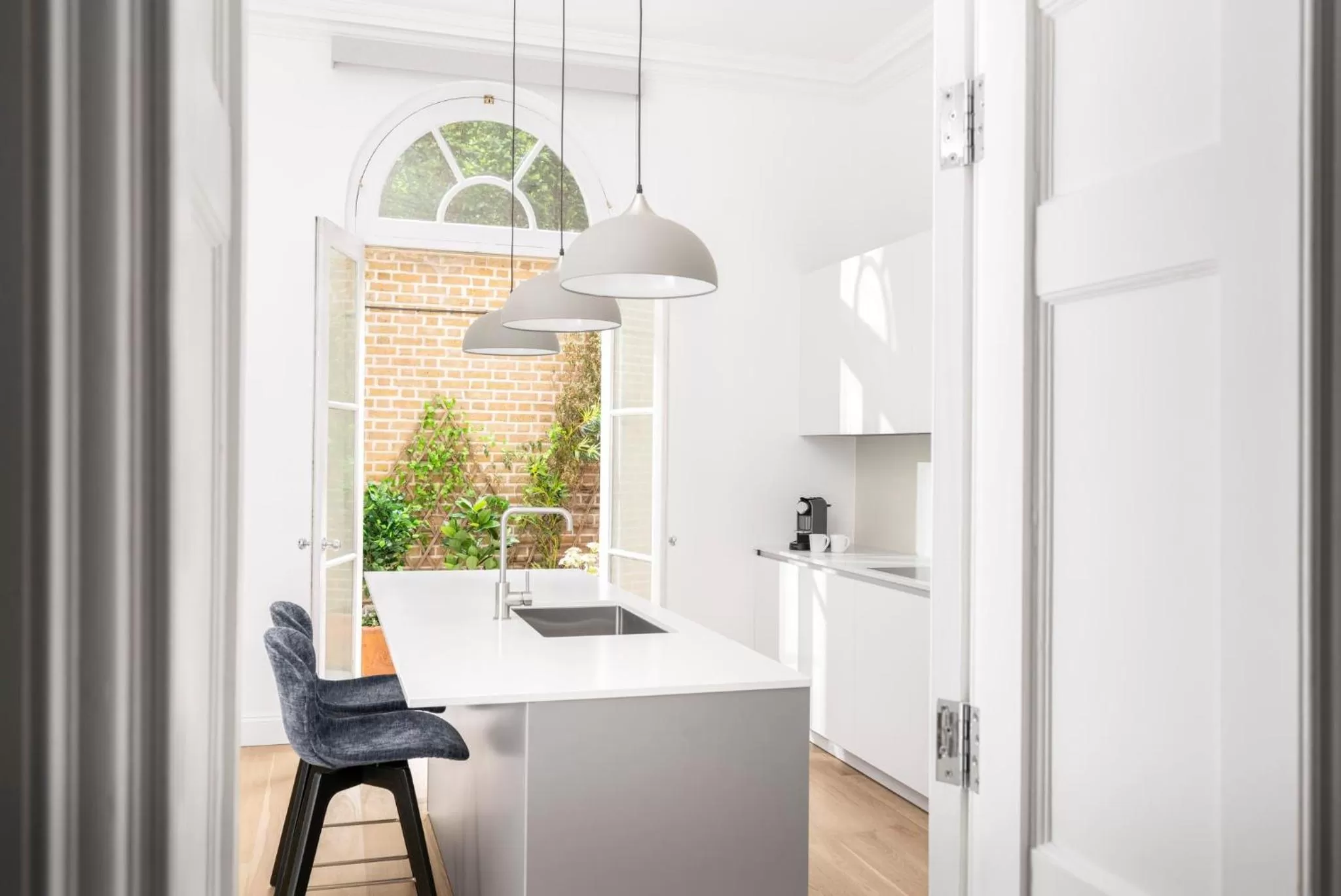 Photo of the whole room in COMO Metropolitan London