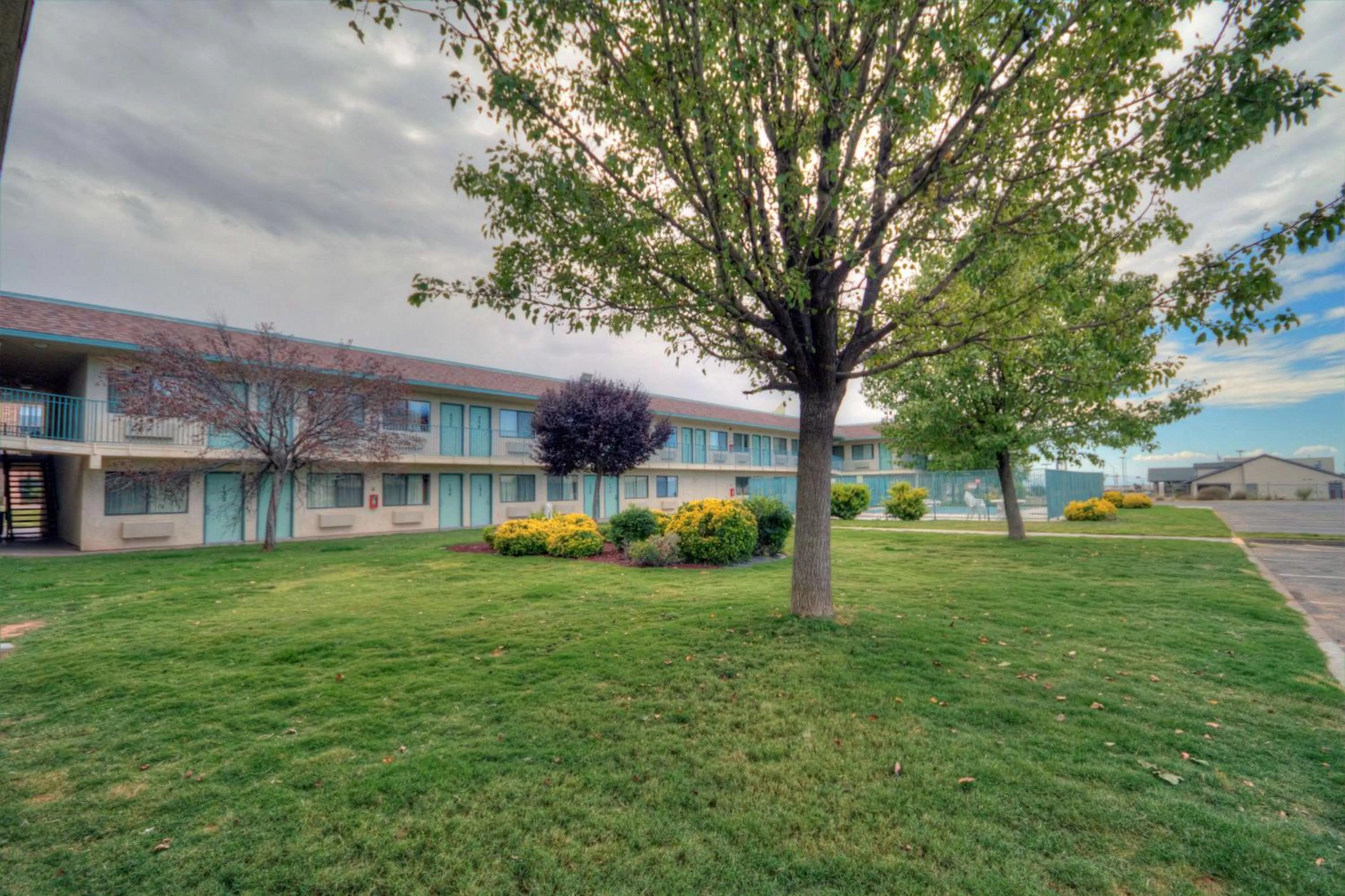 Property building in Motel 6-Alamogordo, NM