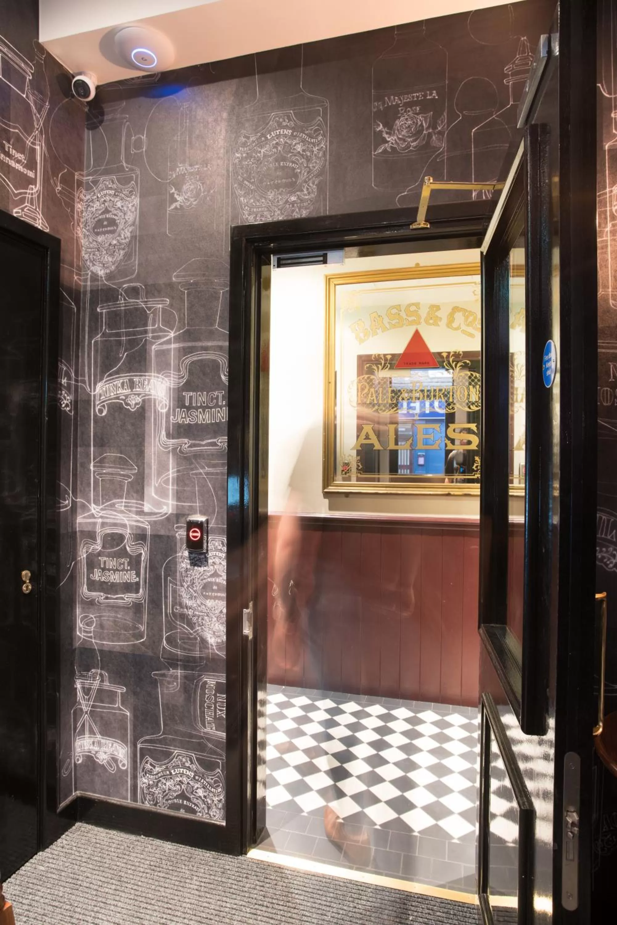 Lobby or reception in Camden Enterprise Hotel