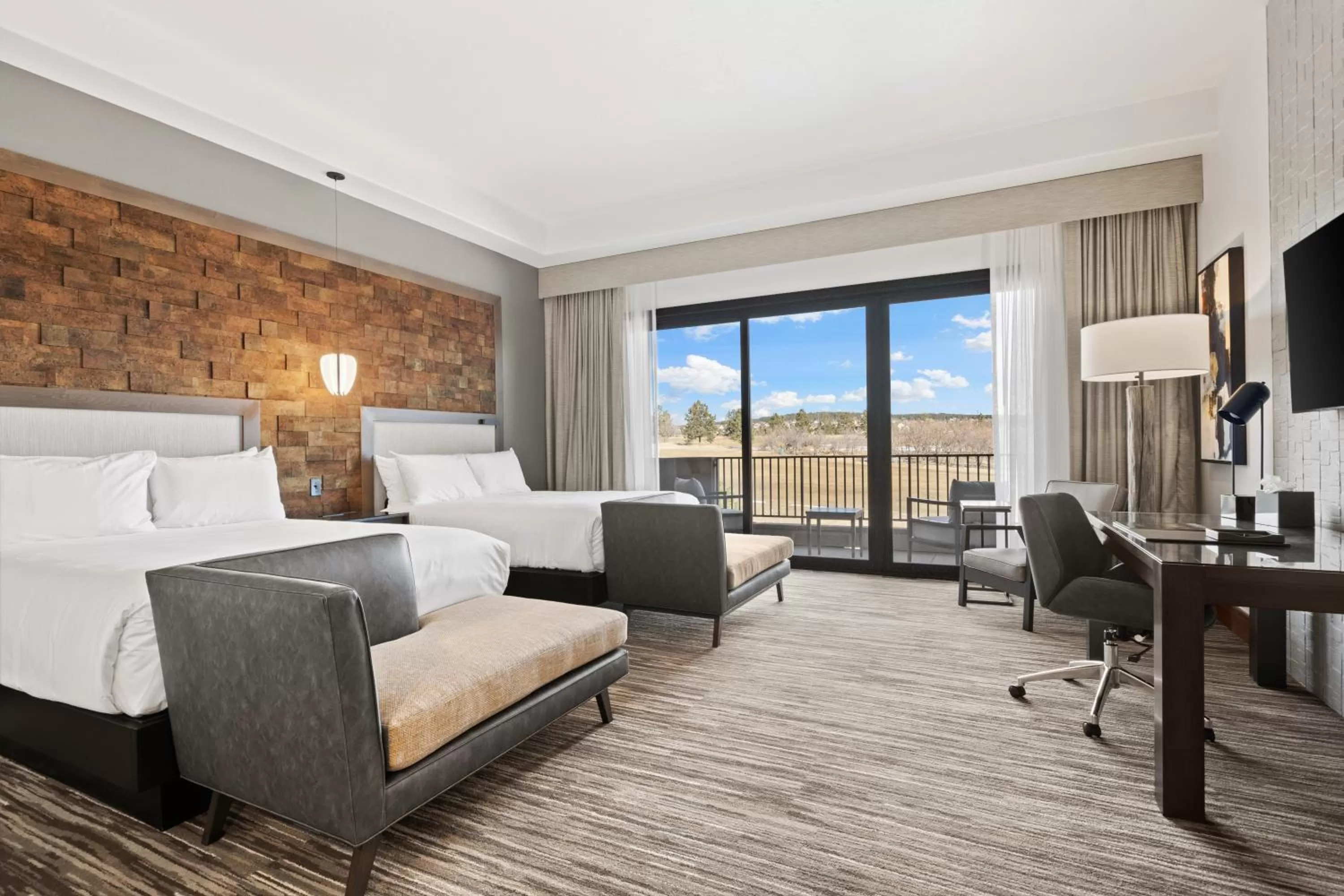 Photo of the whole room, Bed in Flying Horse Resort & Club