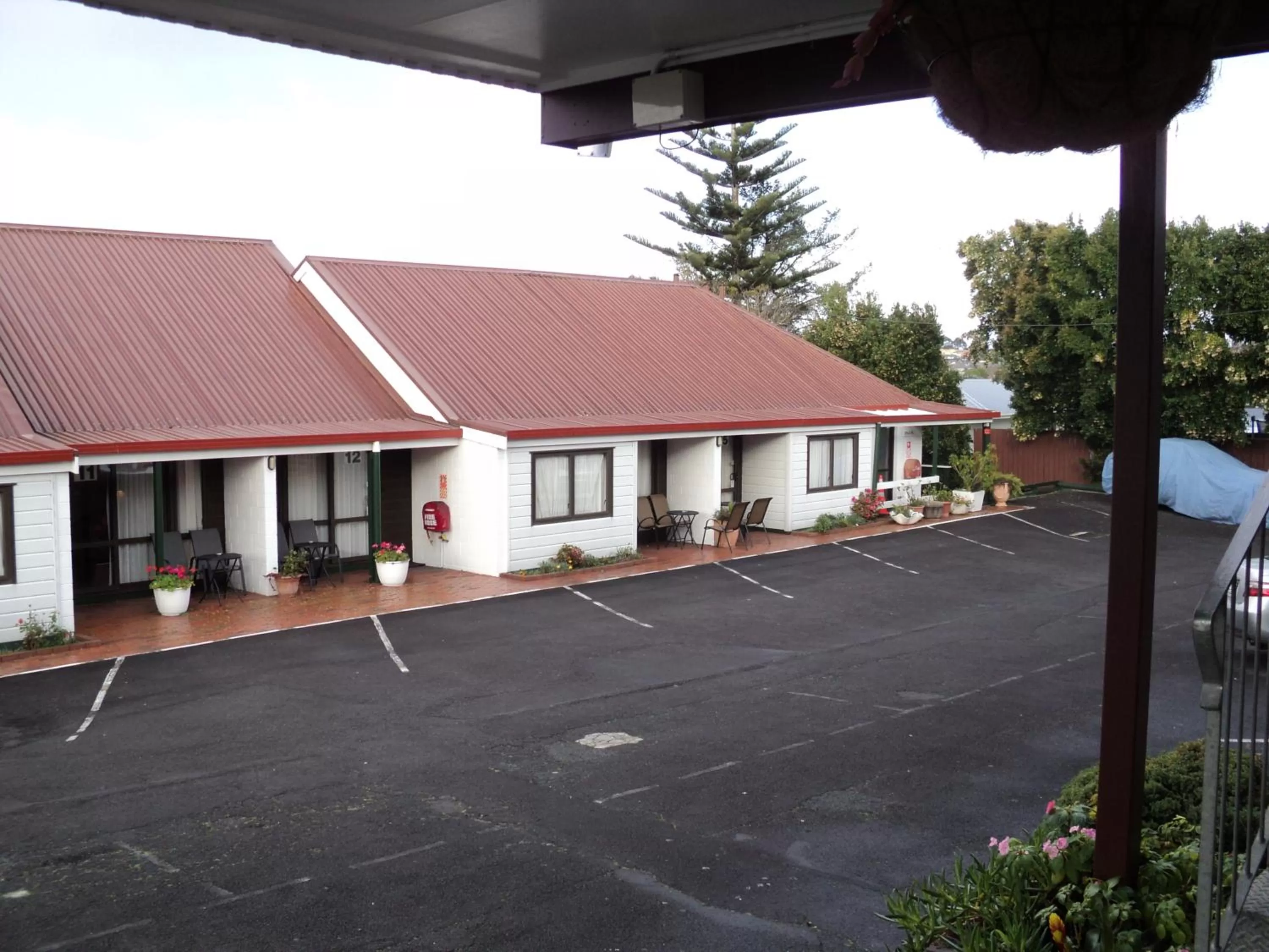 Property building in New Haven Motel