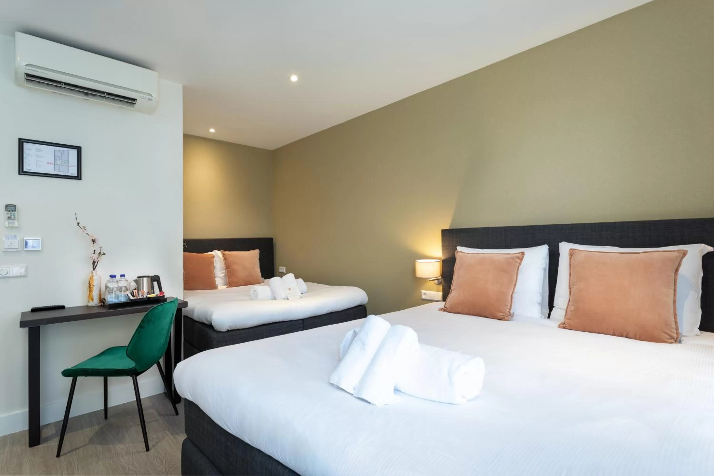 Bed in NL Hotel District Leidseplein