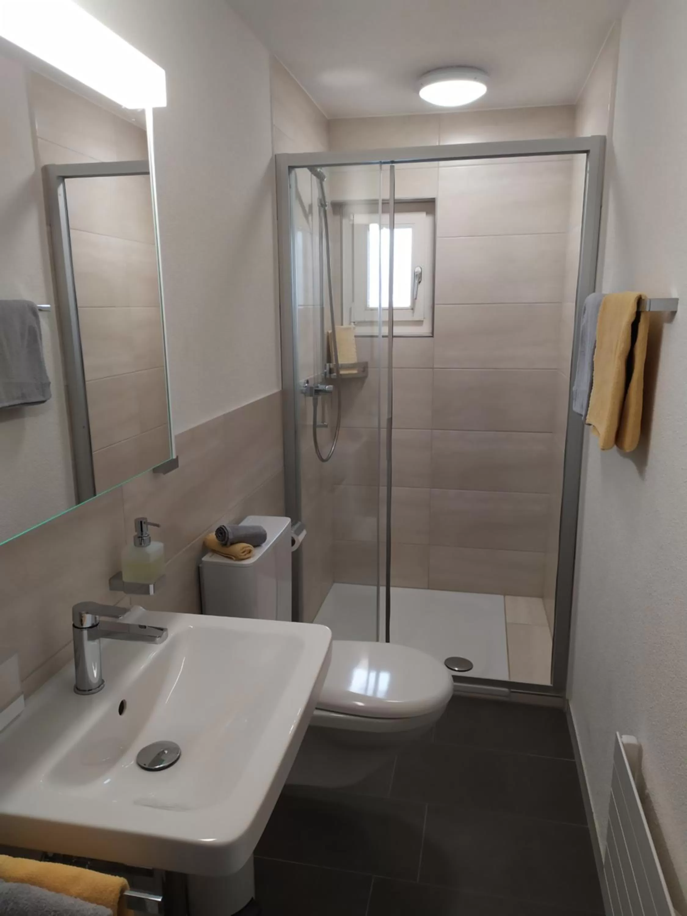 Bathroom in Café-Conditorei Hotel Huber