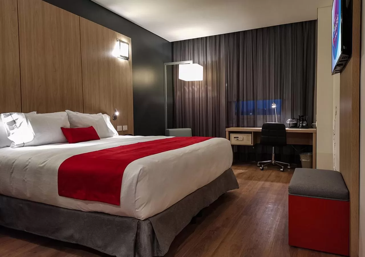 Bedroom, Bed in Ramada Encore by Wyndham Guadalajara Aeropuerto