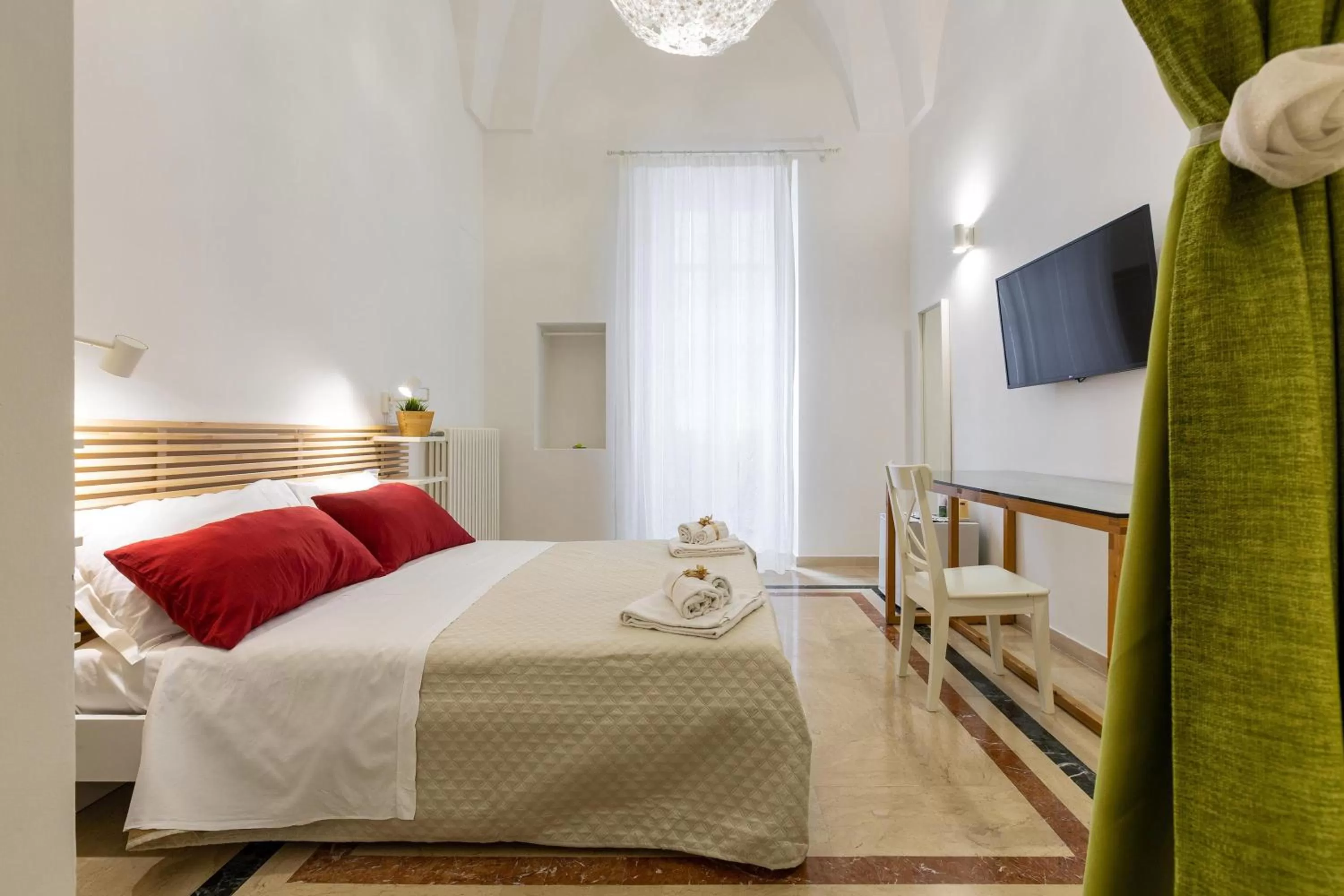 Photo of the whole room, Bed in B&B InCentro Comfort Suite