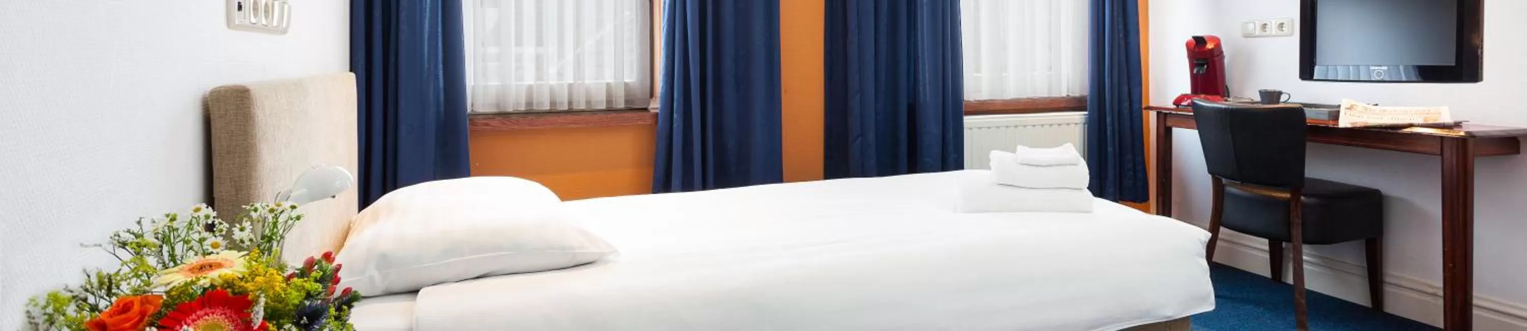 Photo of the whole room, Bed in Hotel Verhoeven